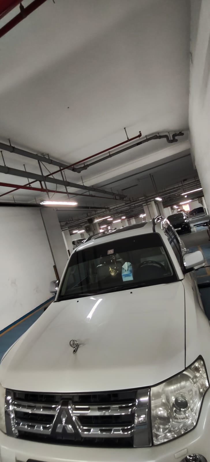 Pearl White Mitsubishi Pajero GLS 2014