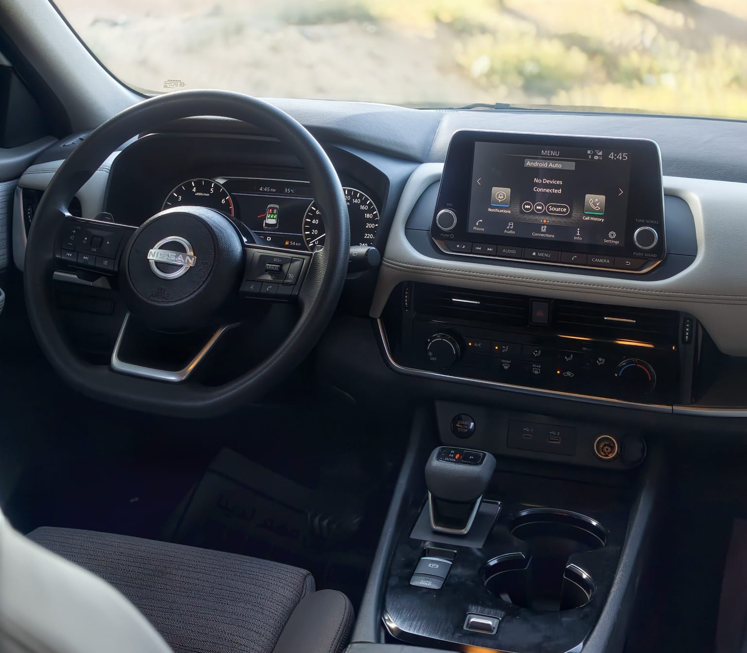 أبيض نيسان XTrail S 2025