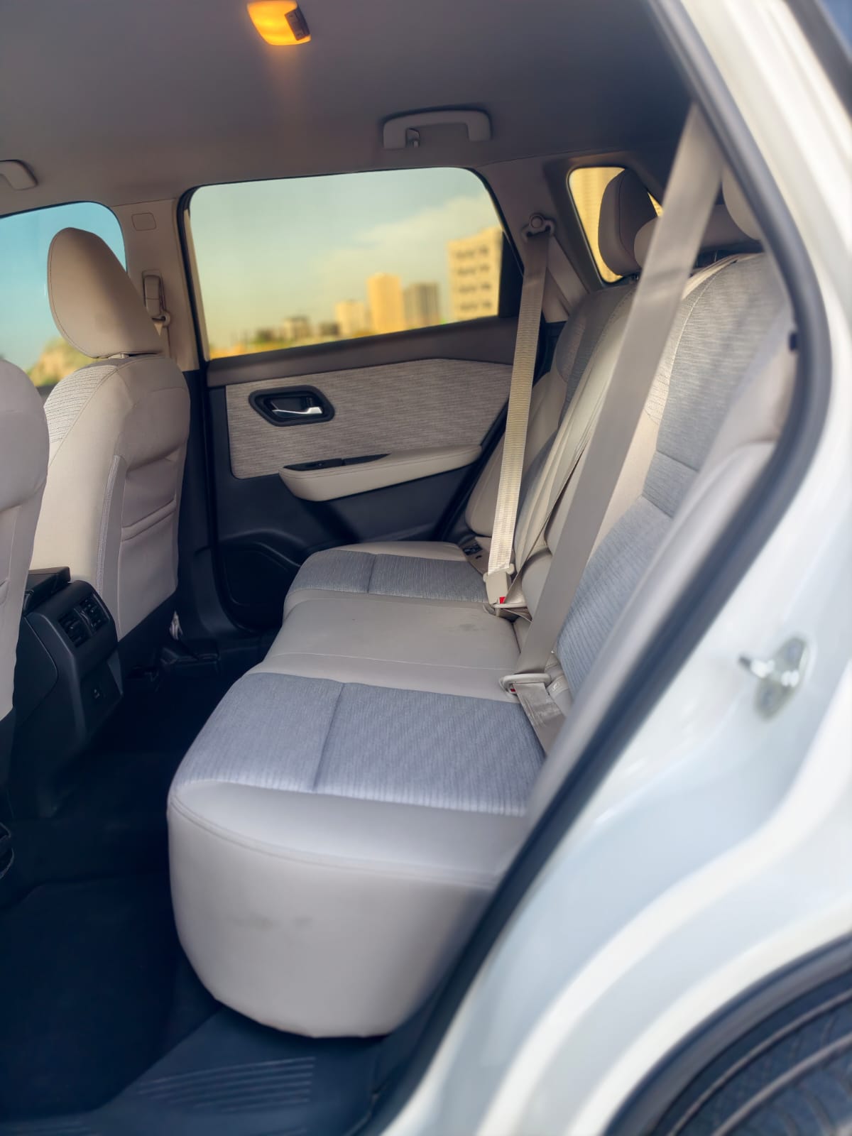 أبيض نيسان XTrail S 2025
