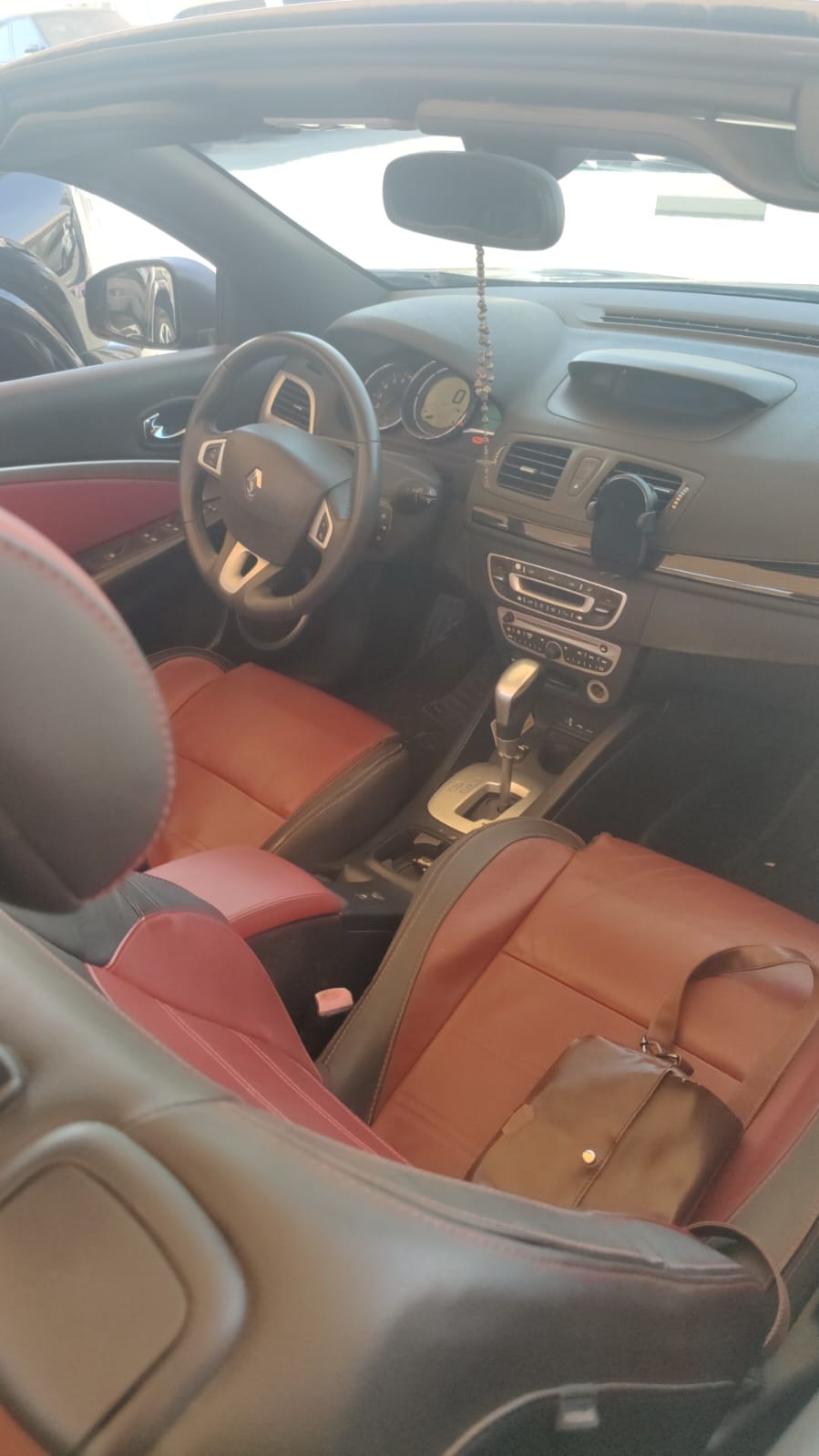 Black Renault Megane SE 2012