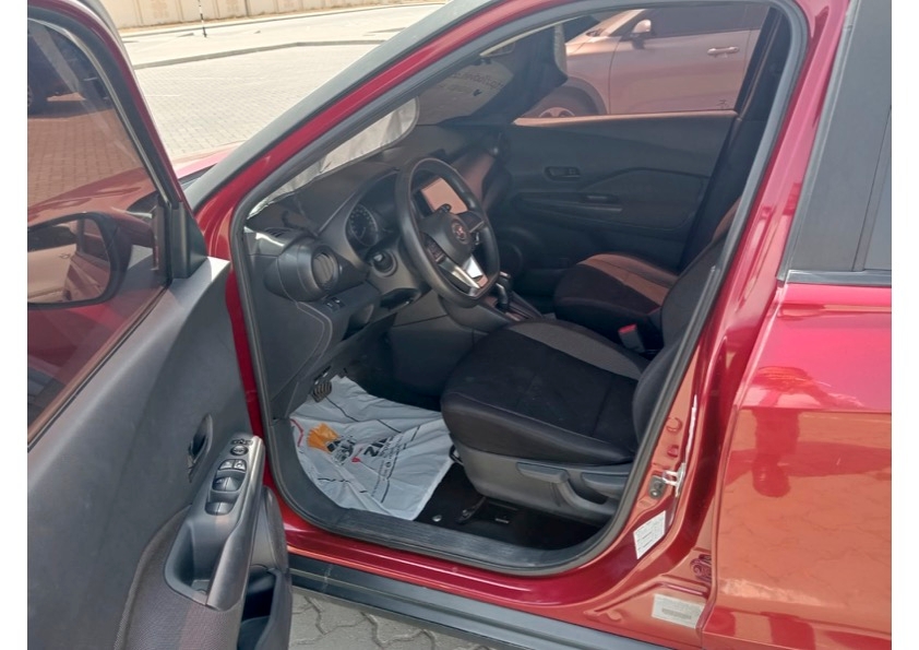 Burgundy Nissan Kicks S 2019