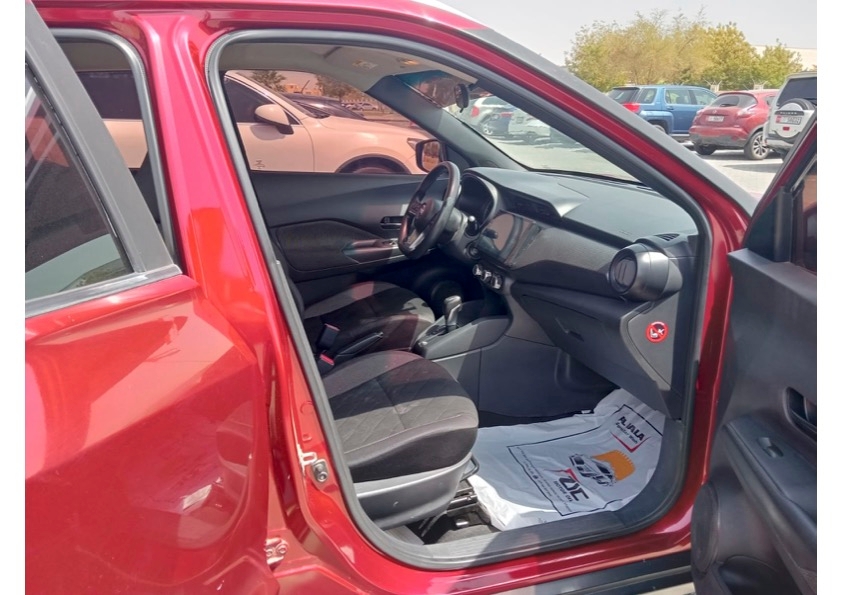 Burgundy Nissan Kicks S 2019