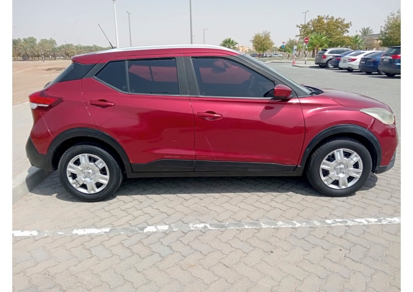 Burgundy Nissan Kicks S 2019