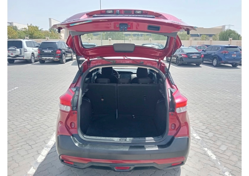 Burgundy Nissan Kicks S 2019