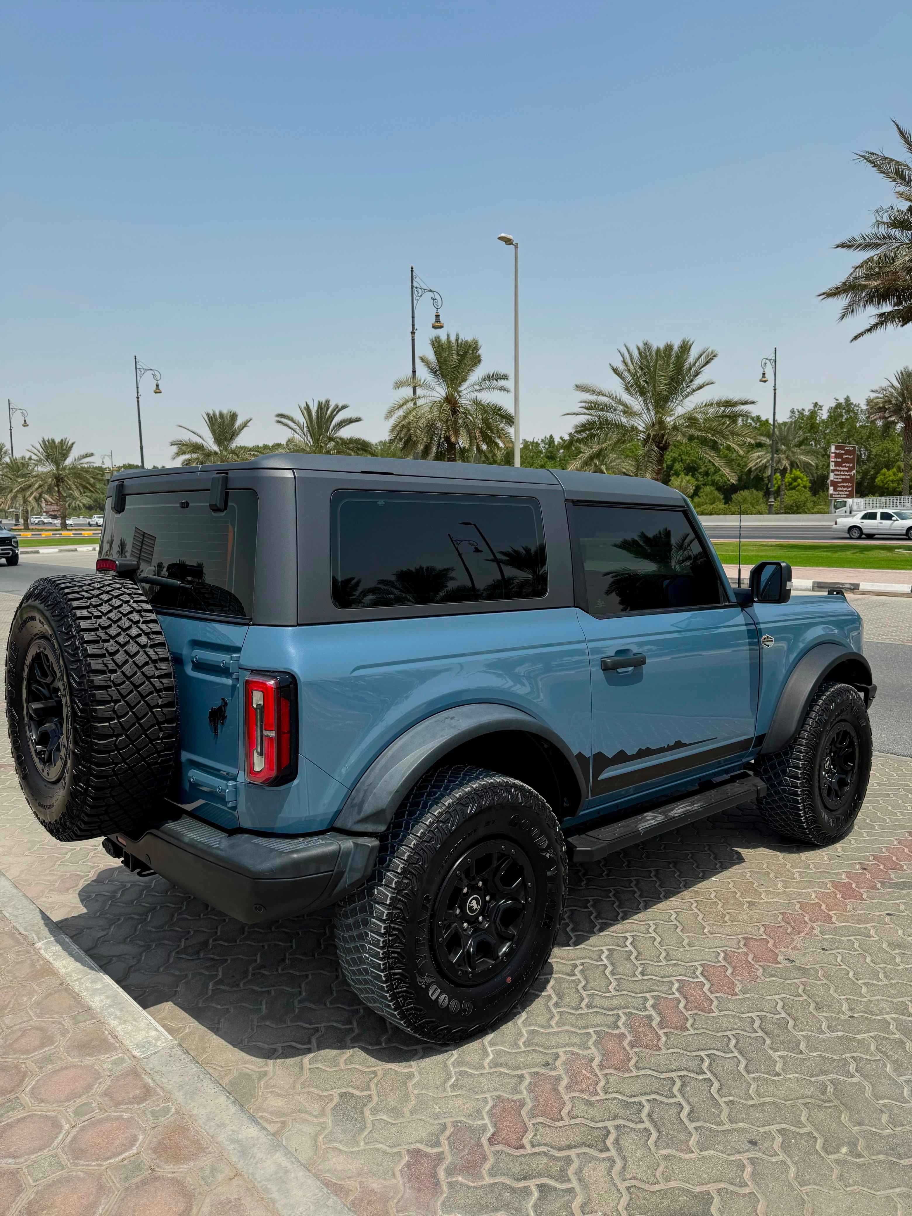 Blue Ford Bronco Wildtrak 2023