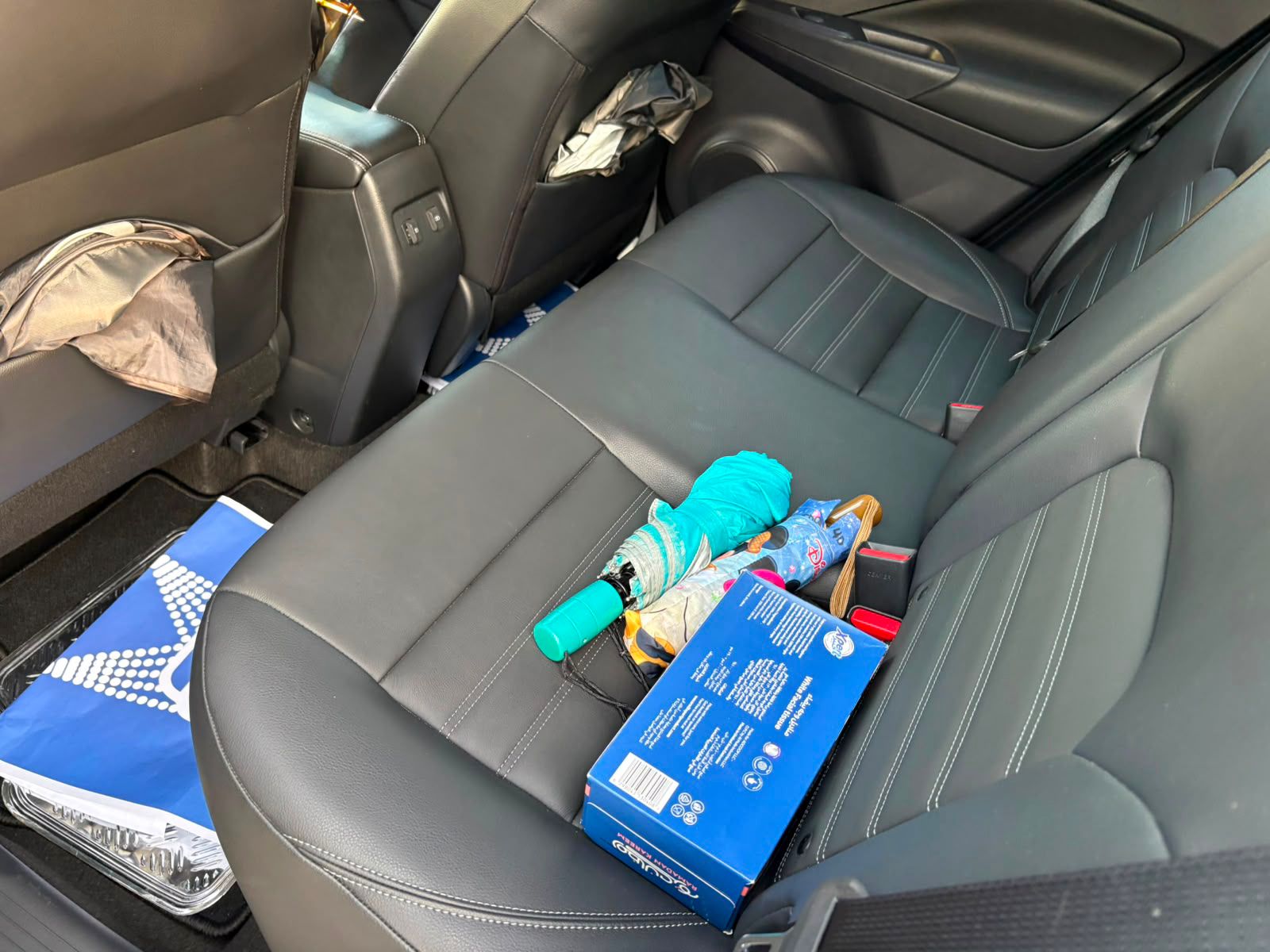 Blau Nissan Kicks SL 2024