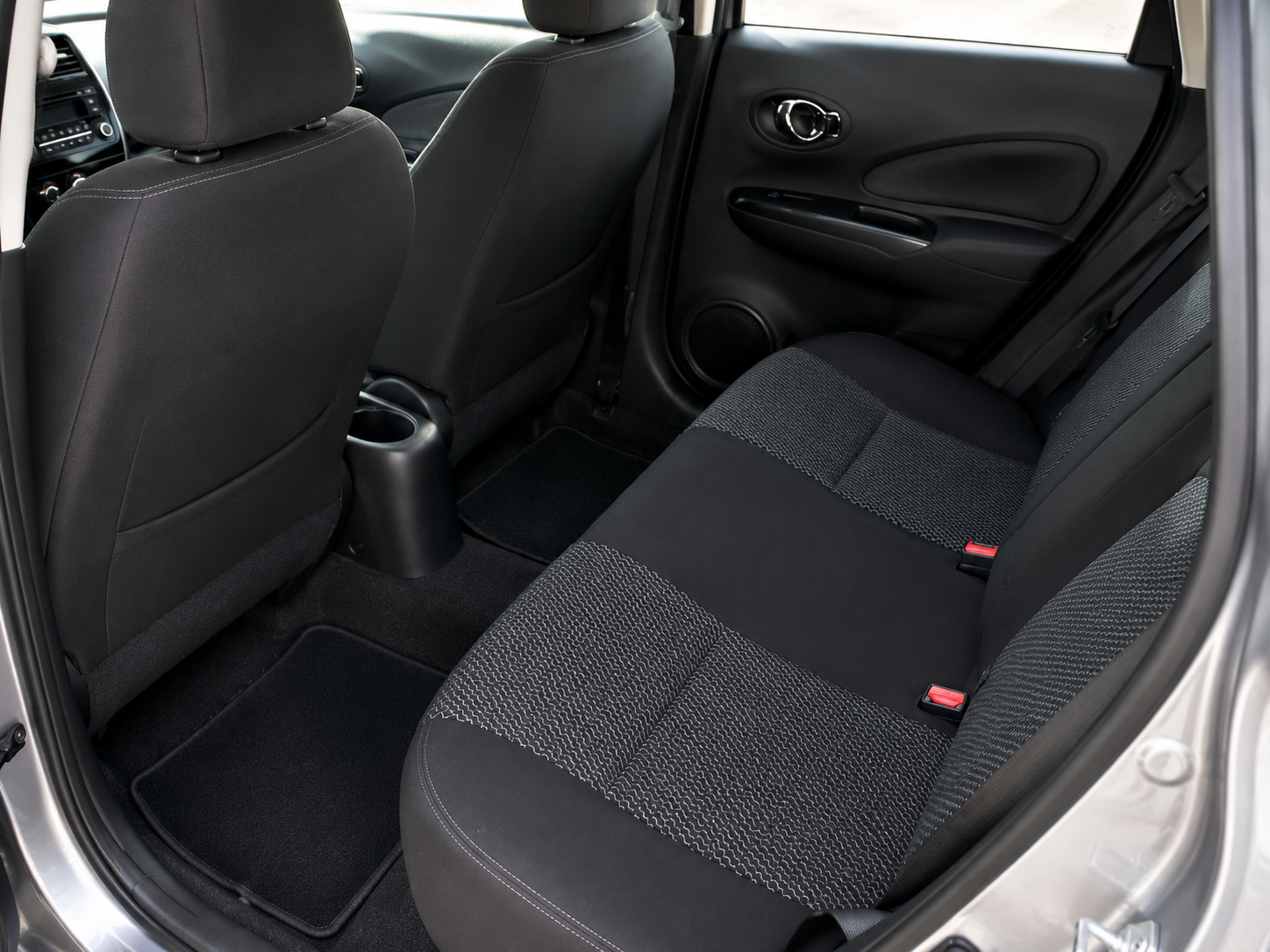 فضي نيسان Versa Note 1.6 SV 2015