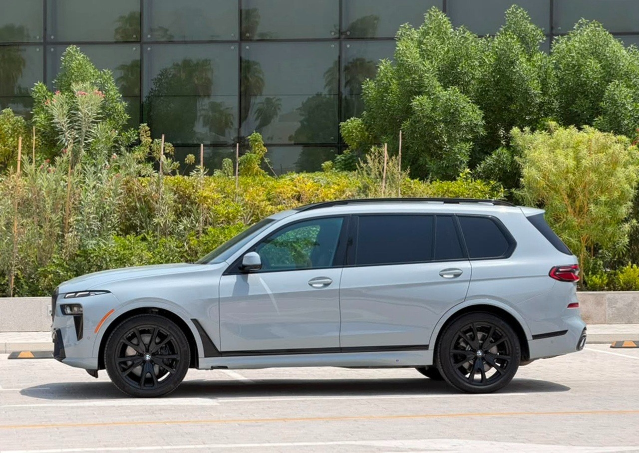 Plata BMW X7 40I 2025