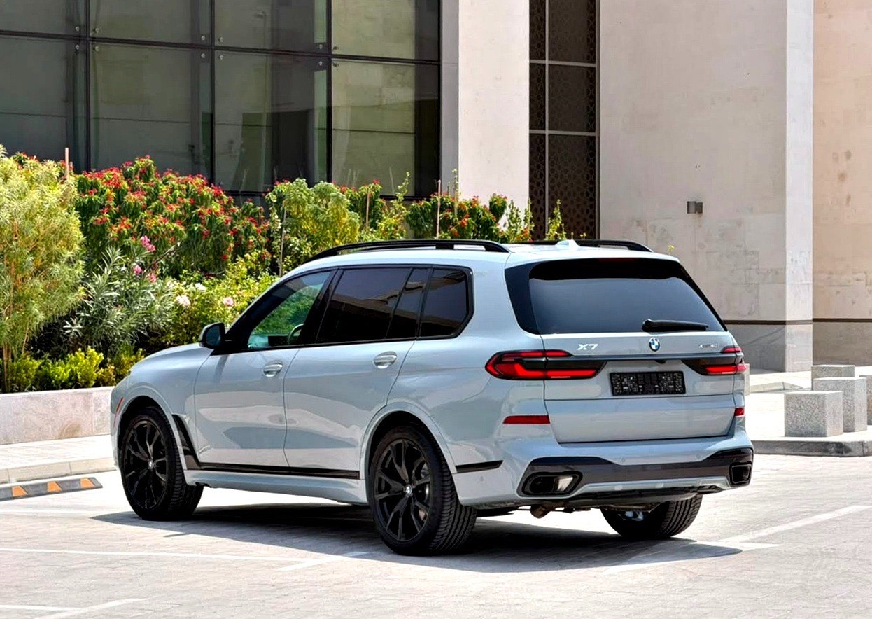 Plata BMW X7 40I 2025