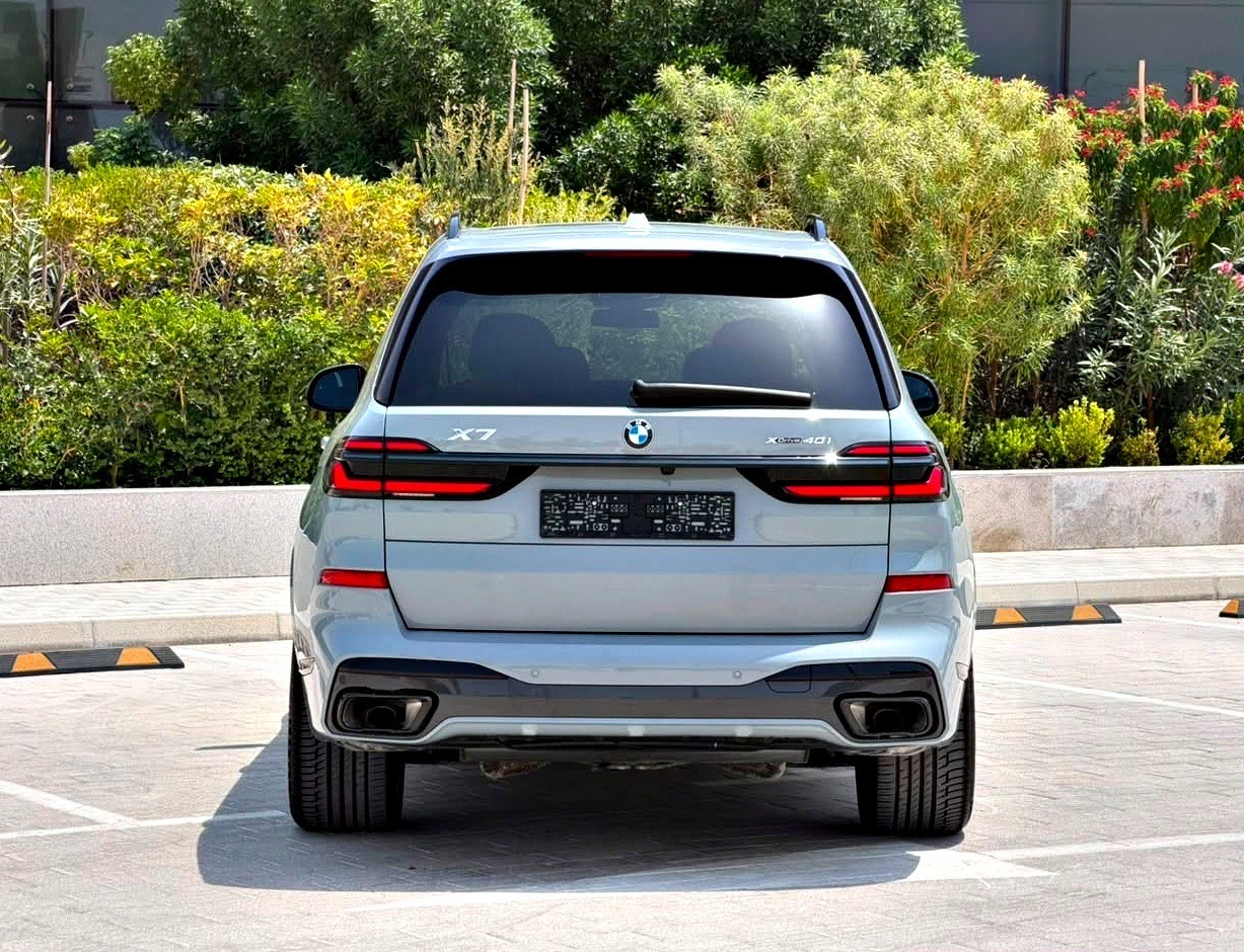 Plata BMW X7 40I 2025