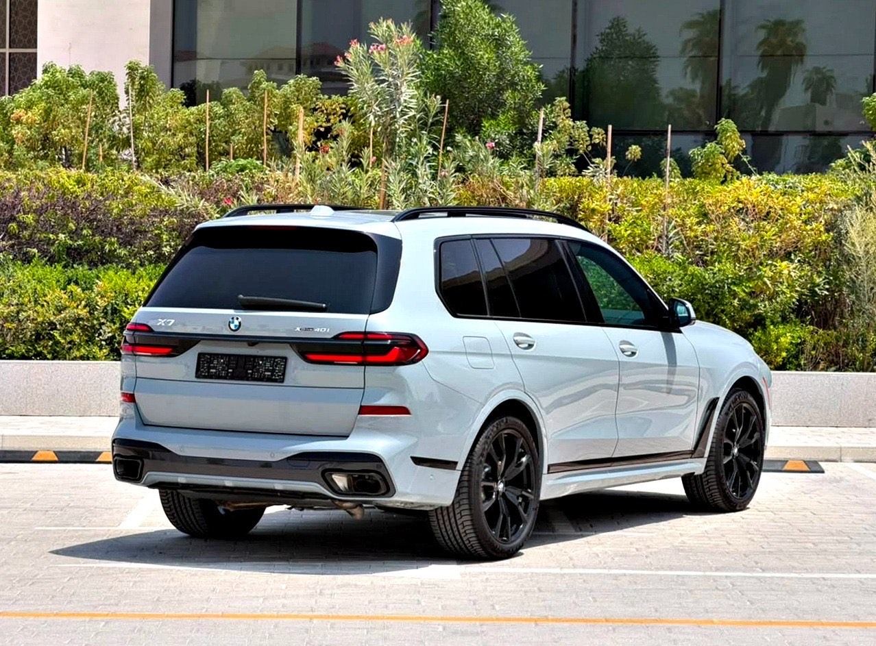 Plata BMW X7 40I 2025