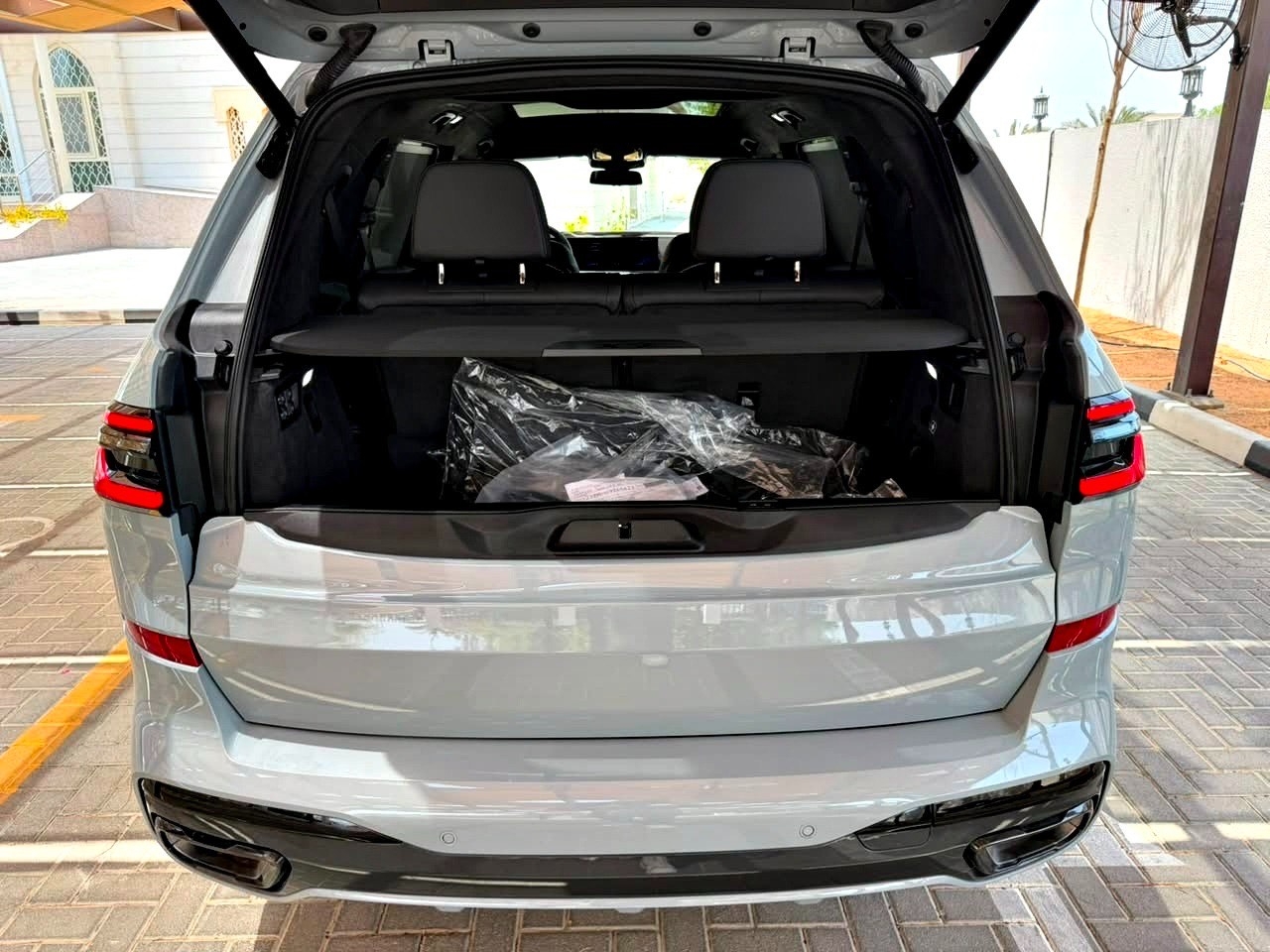 Plata BMW X7 40I 2025