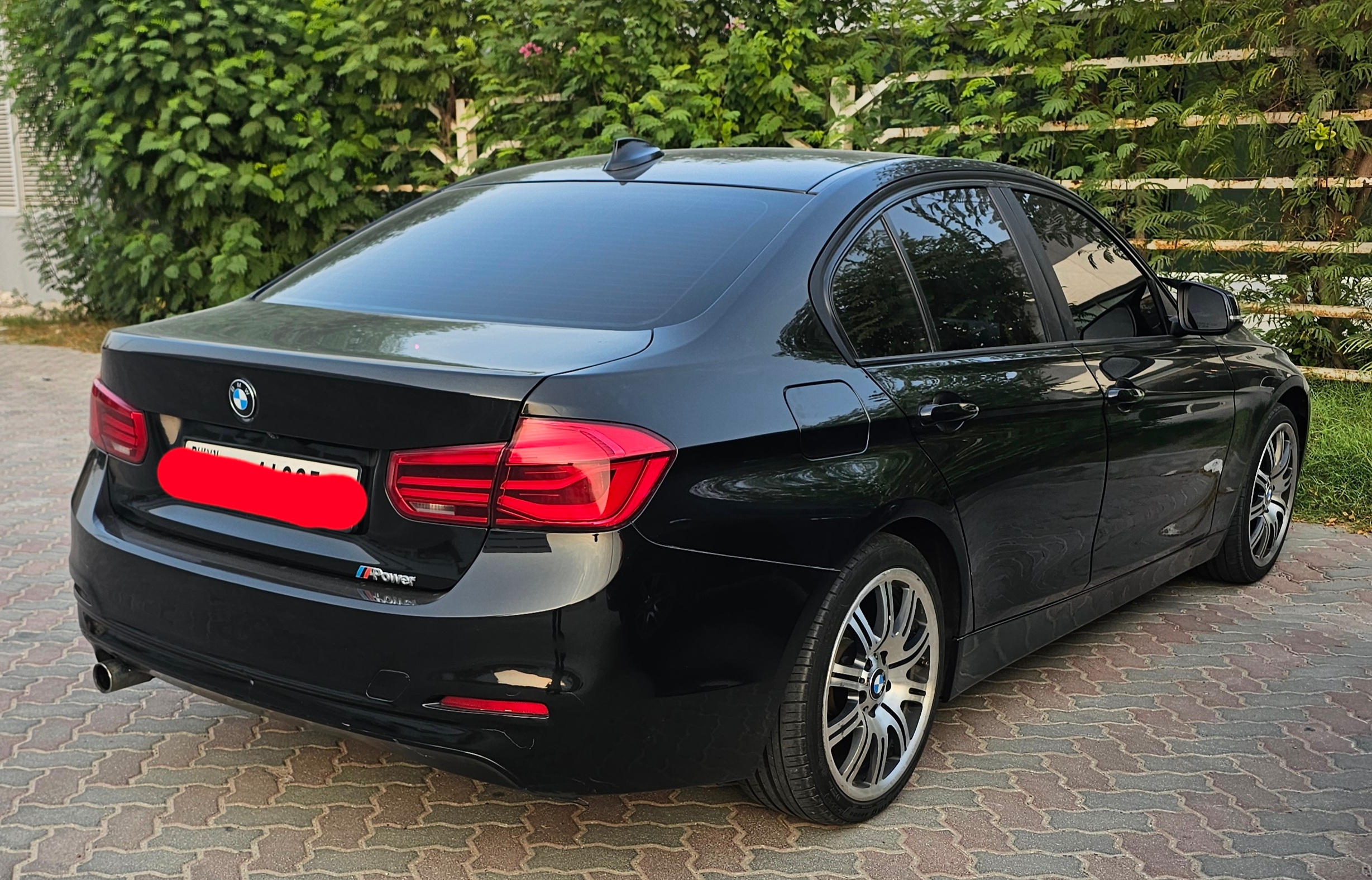 Siyah BMW 320i 2018
