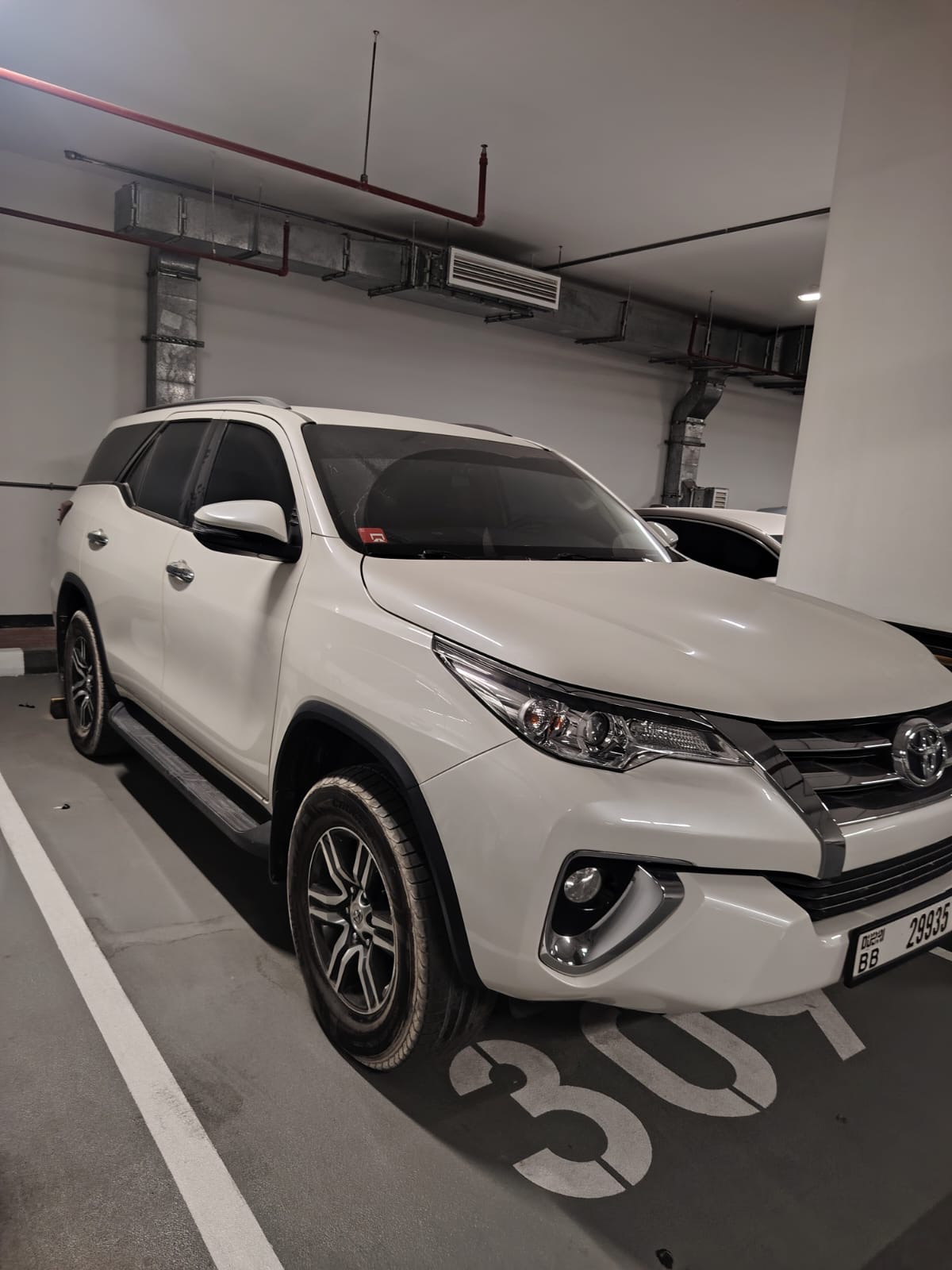 Weiß Toyota Fortuner VXR 2019