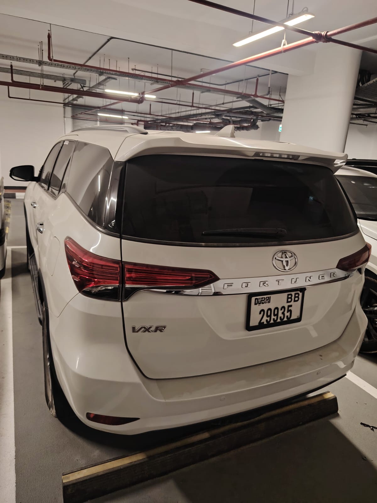 Weiß Toyota Fortuner VXR 2019