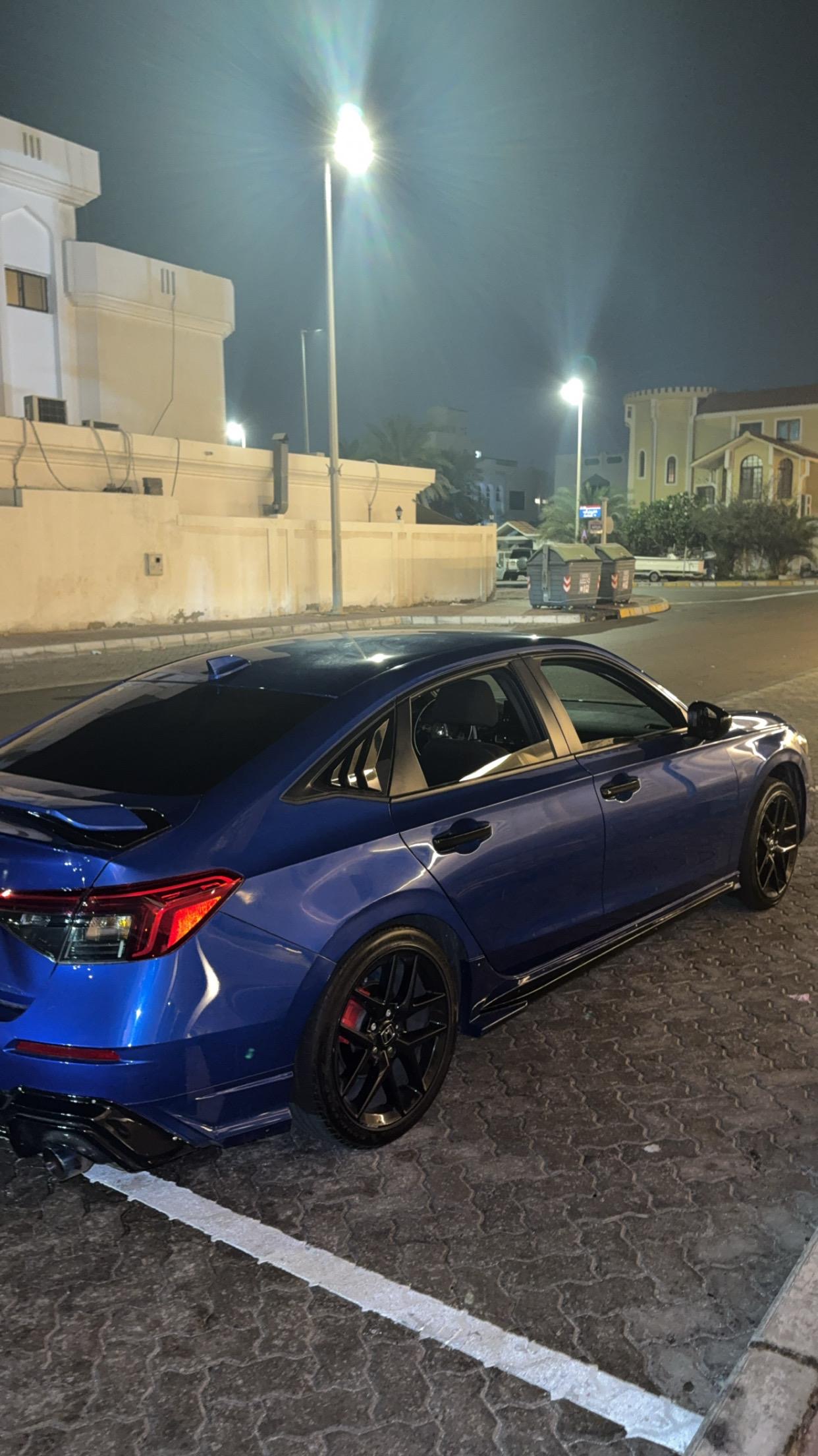 Blau Honda Civic Sport 2024