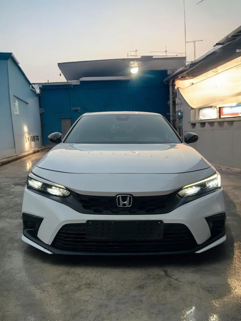 Weiß Honda Civic Sport 2024