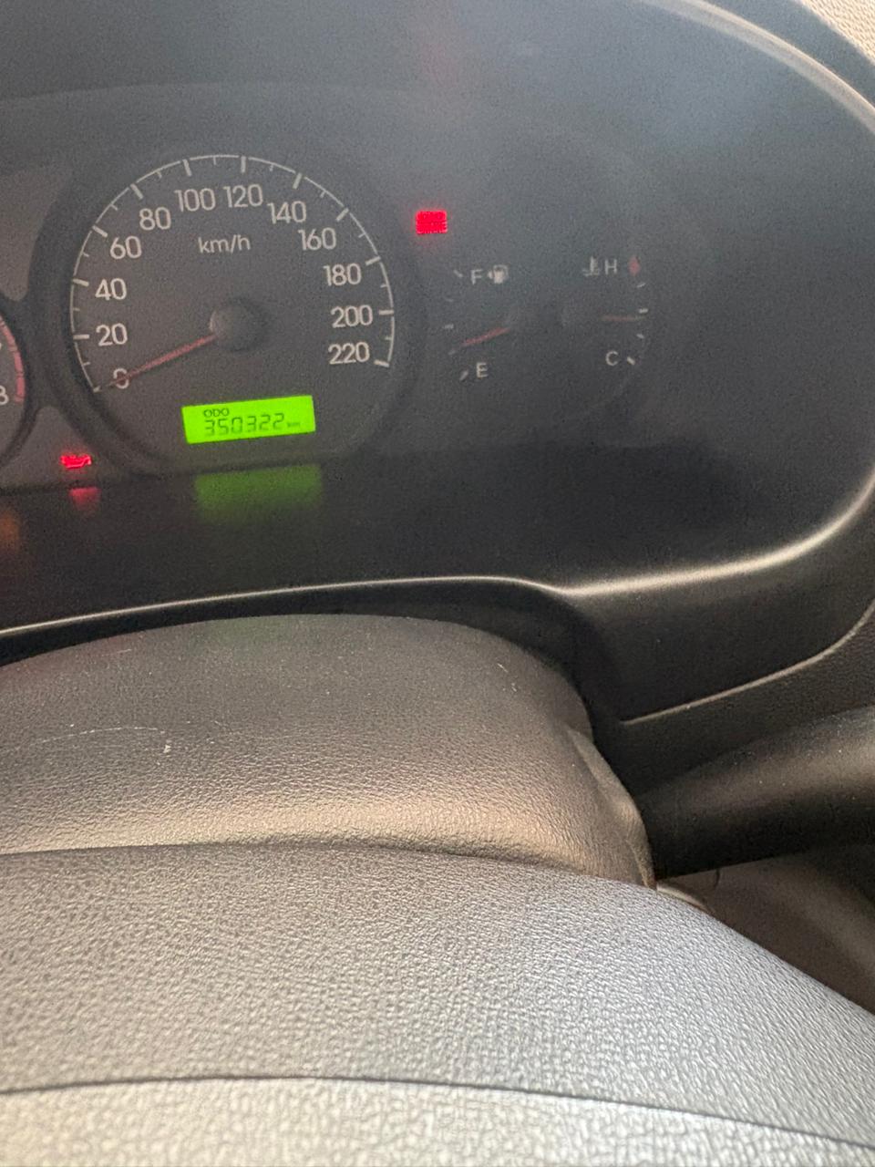 White Hyundai H1 GL 2008