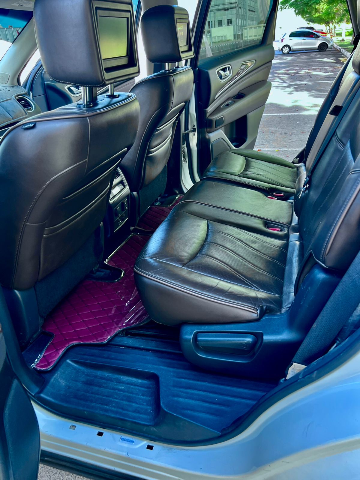 White Infiniti JX JX35 2013