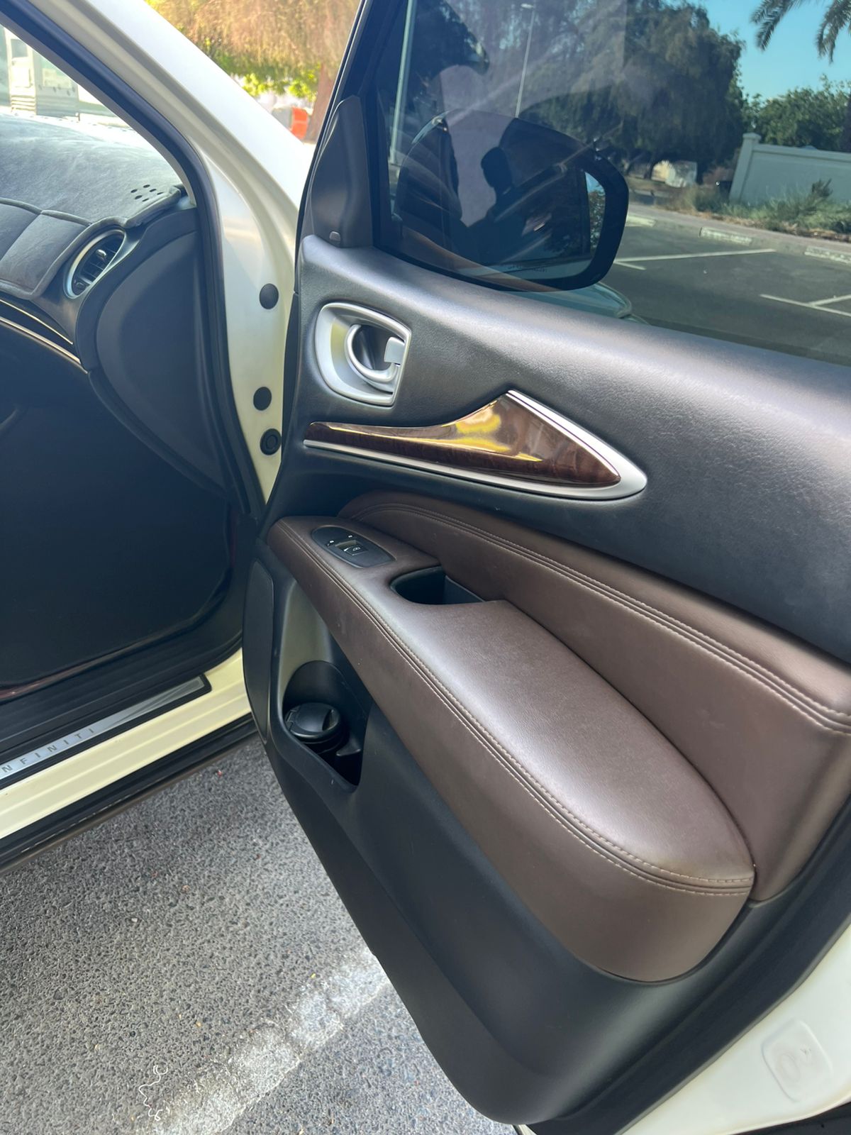 White Infiniti JX JX35 2013