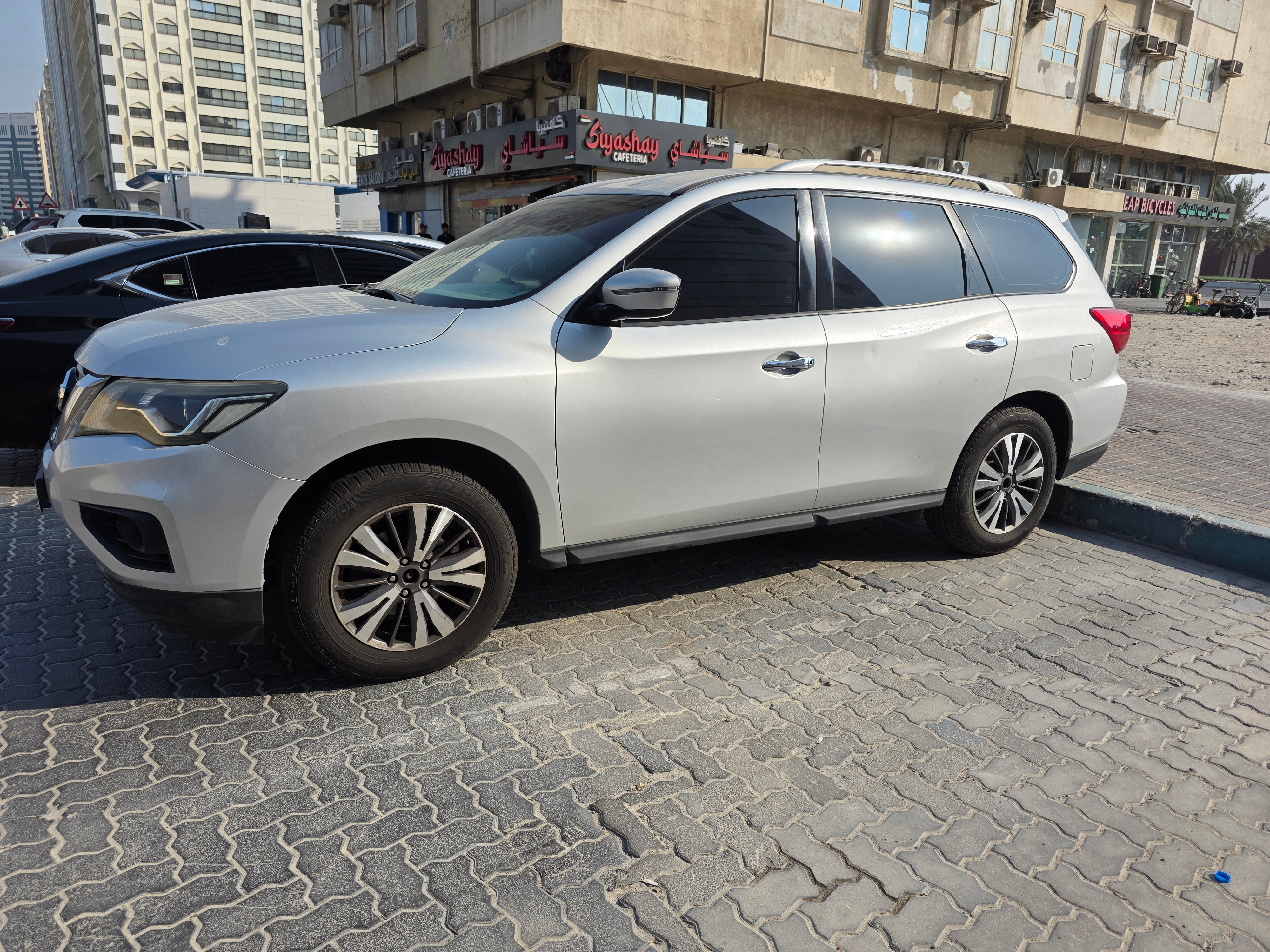 Silver Nissan Pathfinder S 2018