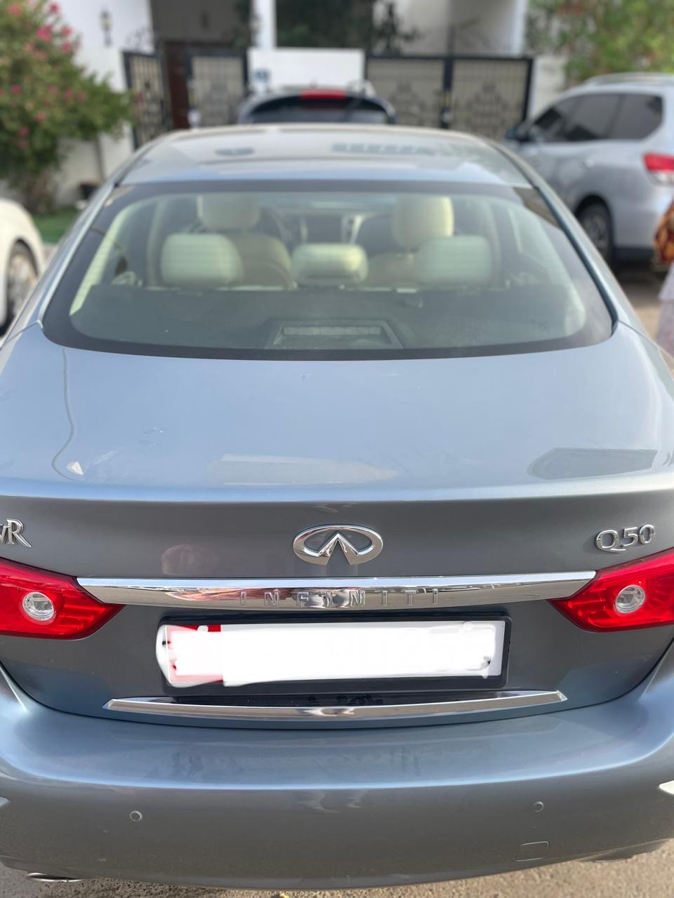 Azul Infiniti Q50 2.0t 2017