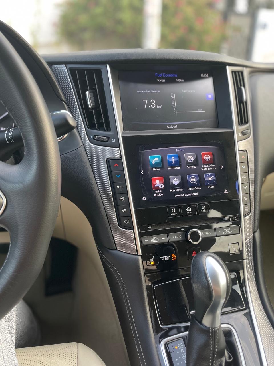 Azul Infiniti Q50 2.0t 2017