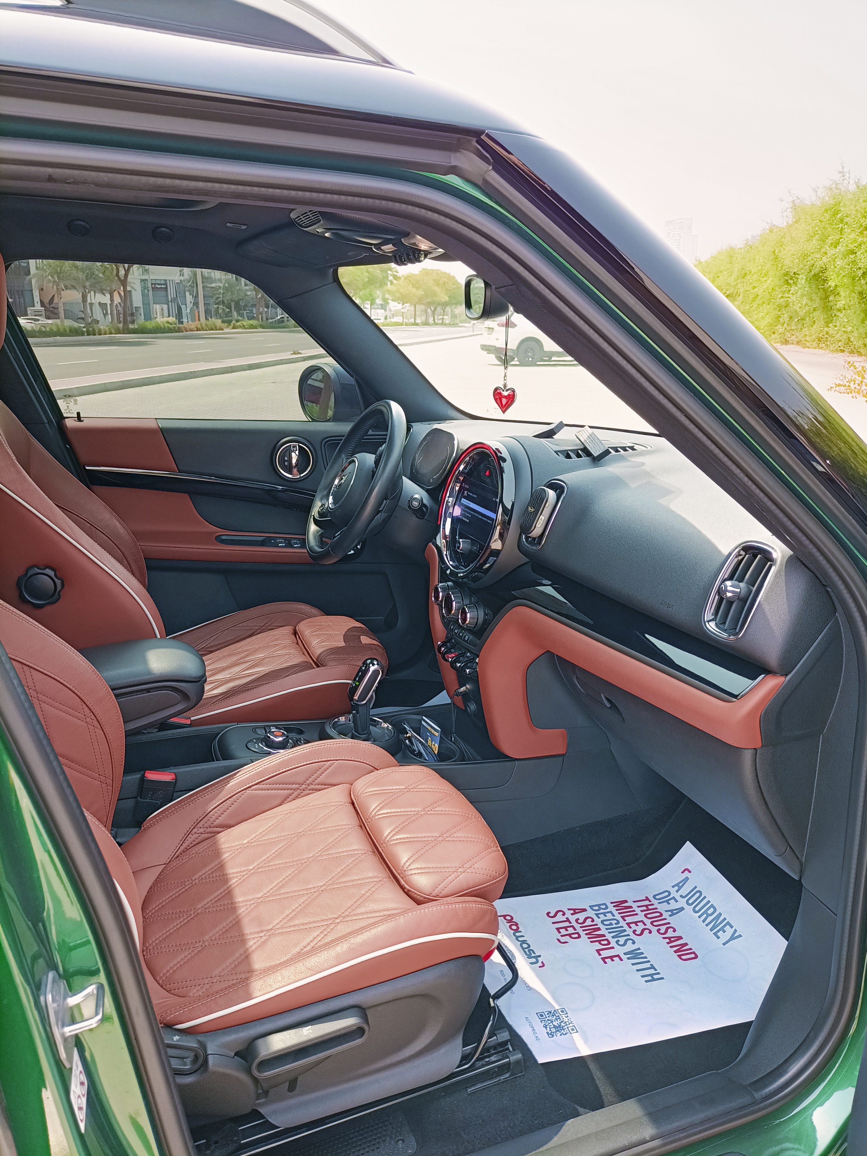 اللون الأخضر البريطاني للسباقات ميني Cooper Countryman Base 2021