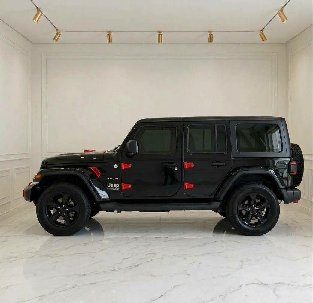 Siyah Jeep Wrangler Sahara 2021