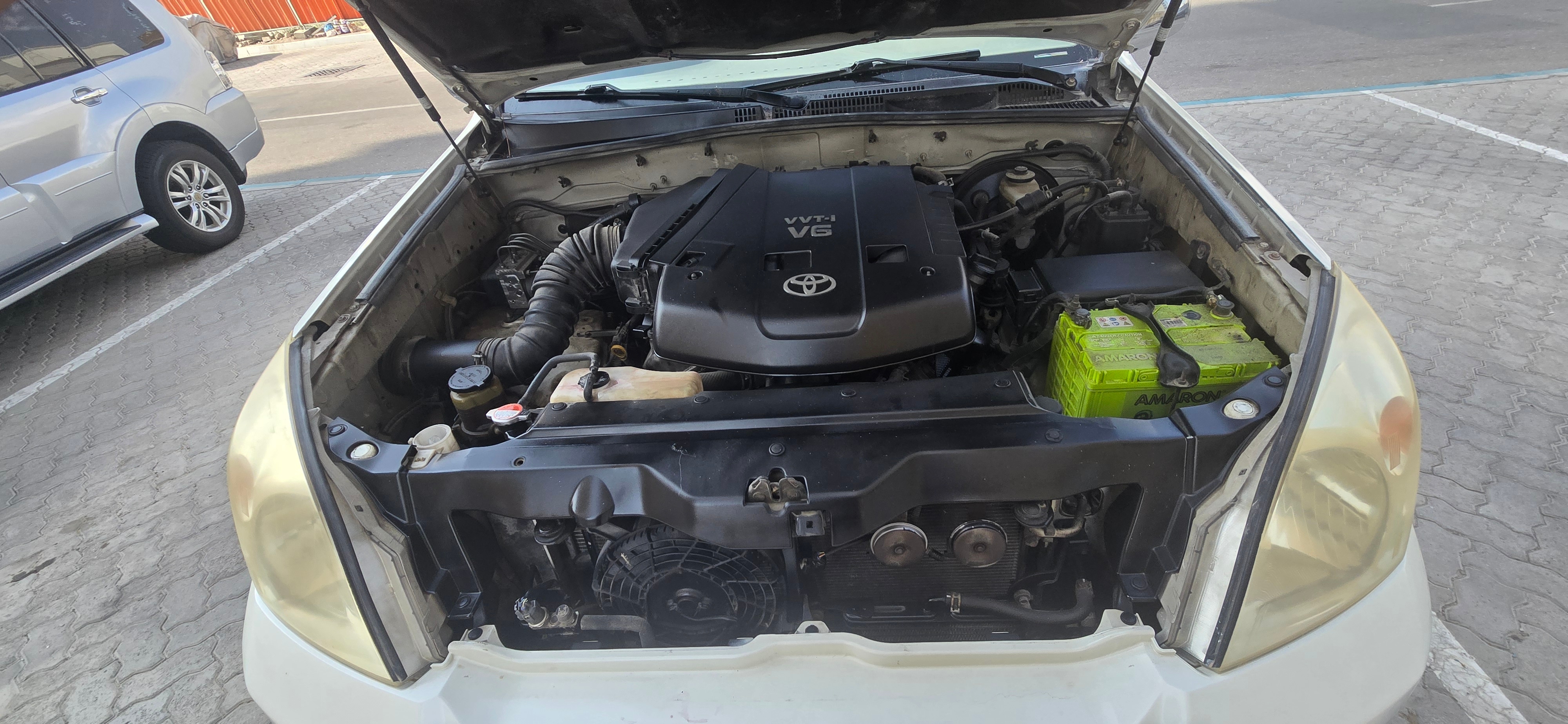 Blanco Toyota Prado VX MID 2009