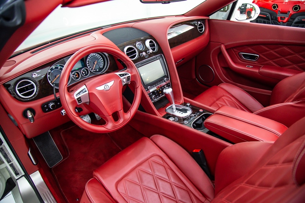 Blanco Bentley Continental GTC 2014