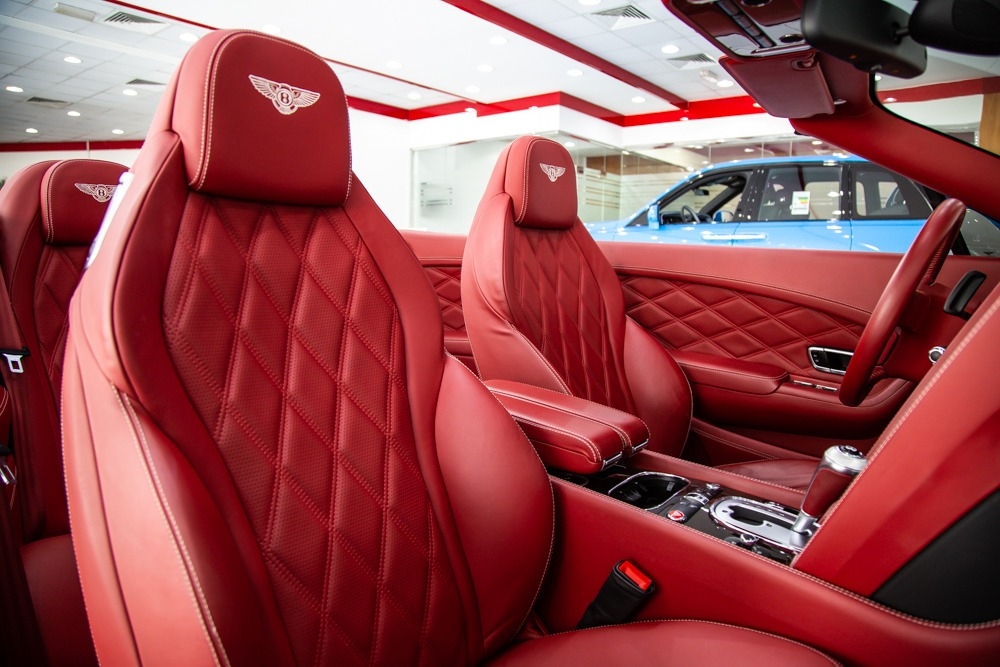 Blanco Bentley Continental GTC 2014