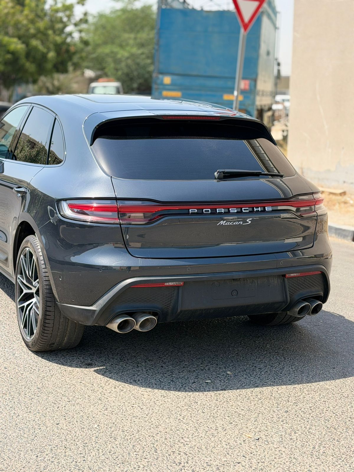 深灰色 保时捷 Macan Sport Edition 2024年