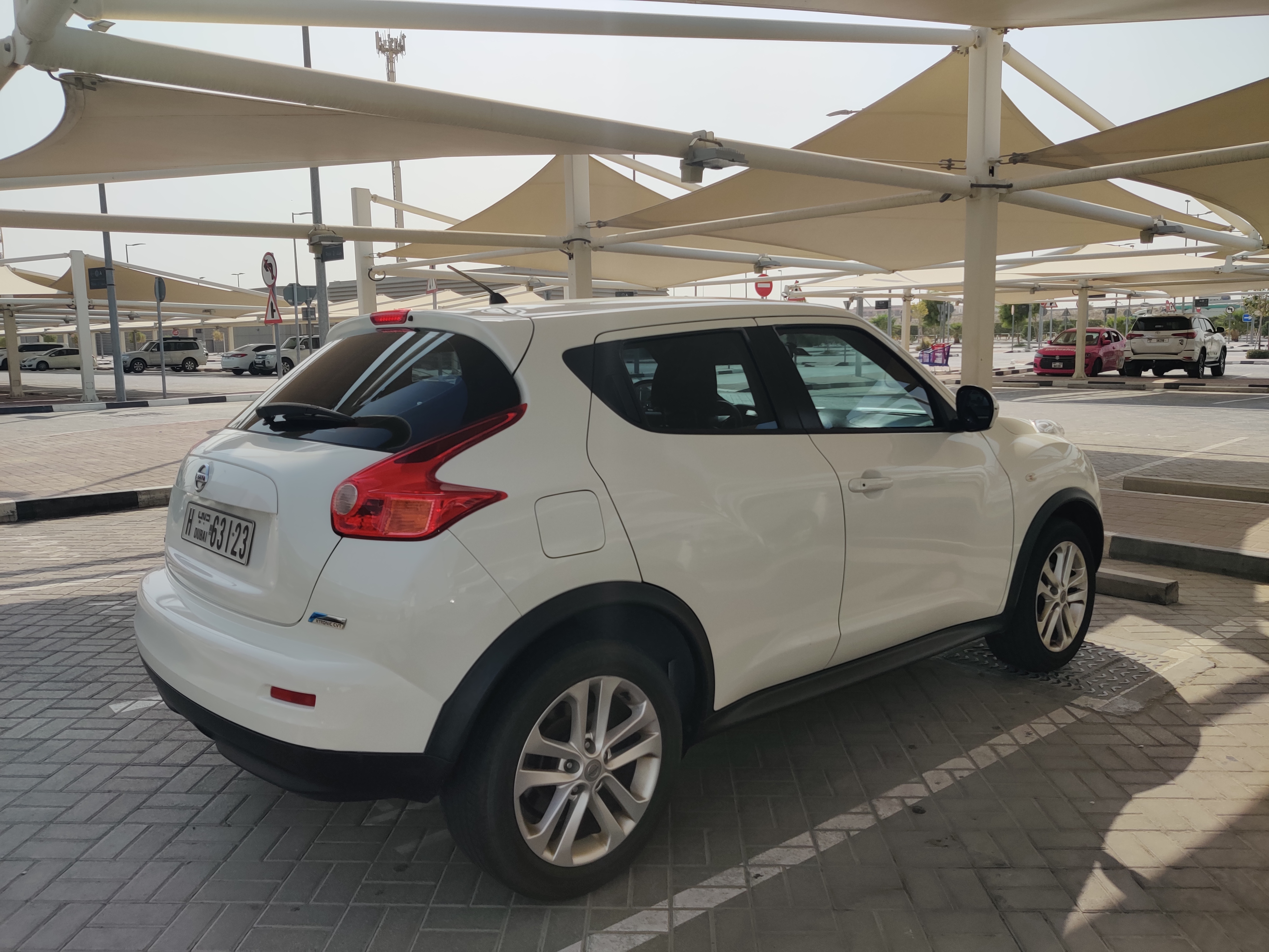 أبيض نيسان Juke S 2014