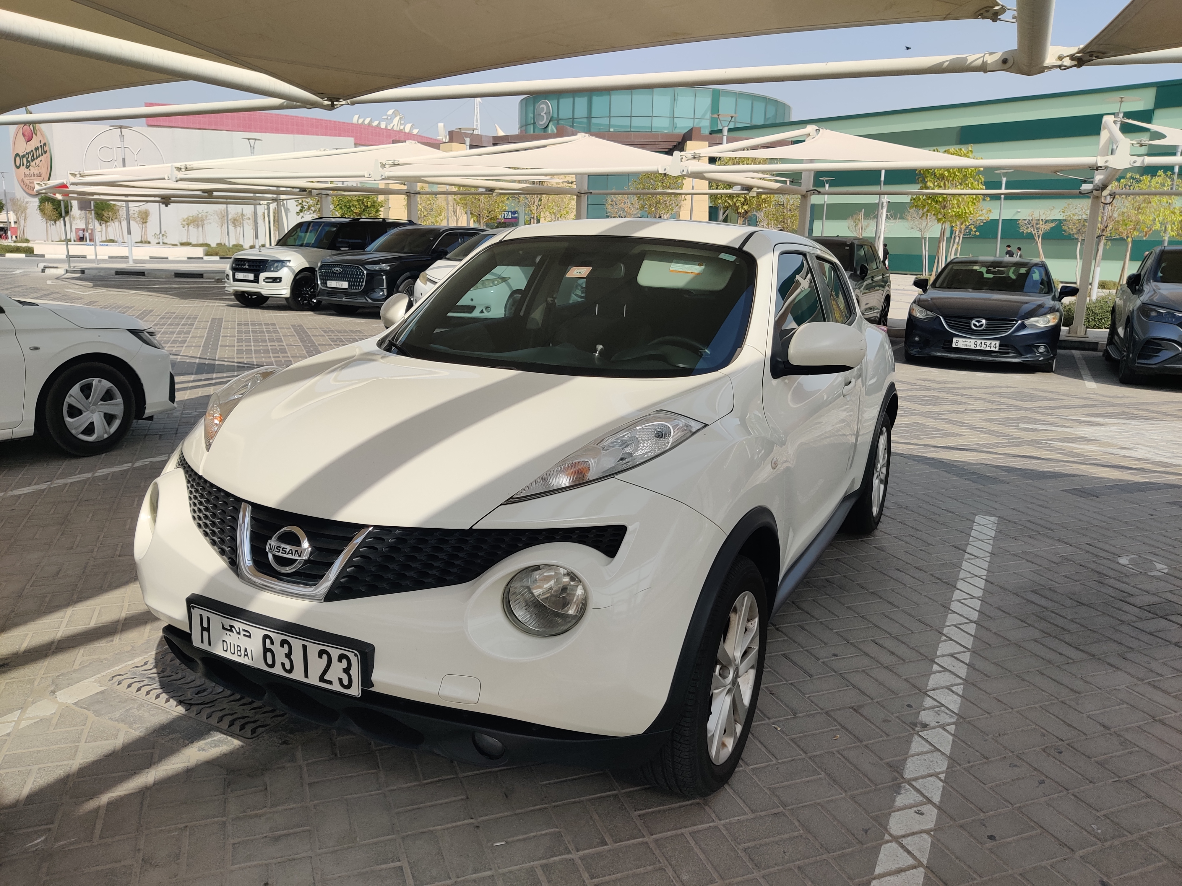 أبيض نيسان Juke S 2014