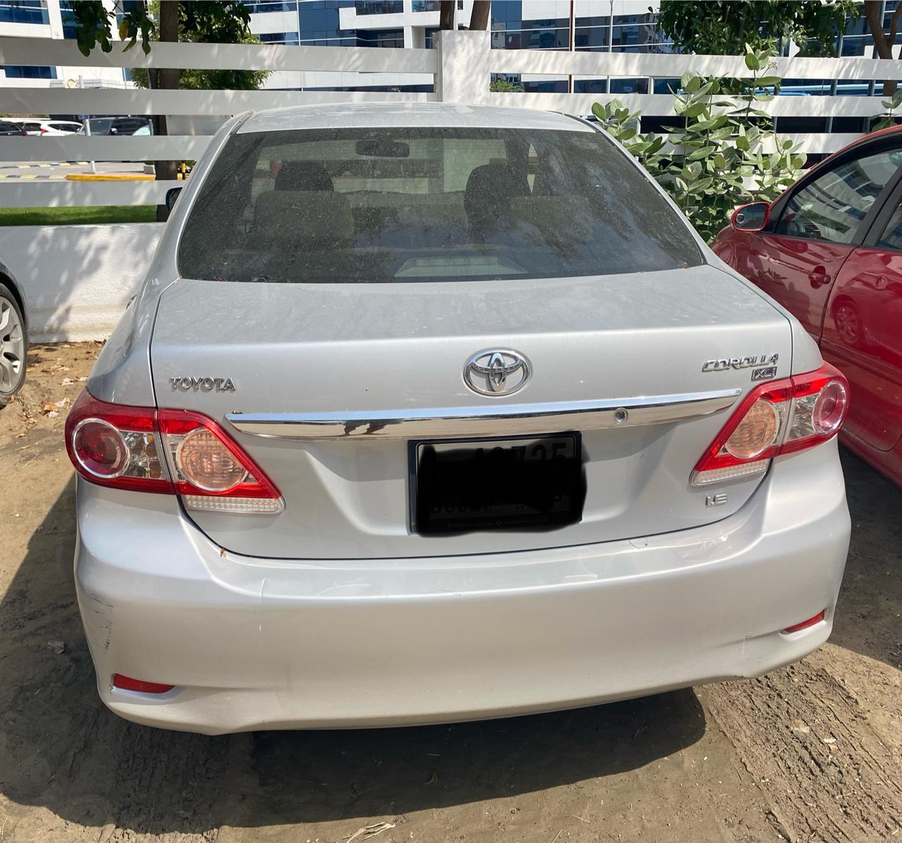 银 丰田 Corolla XLI 2013