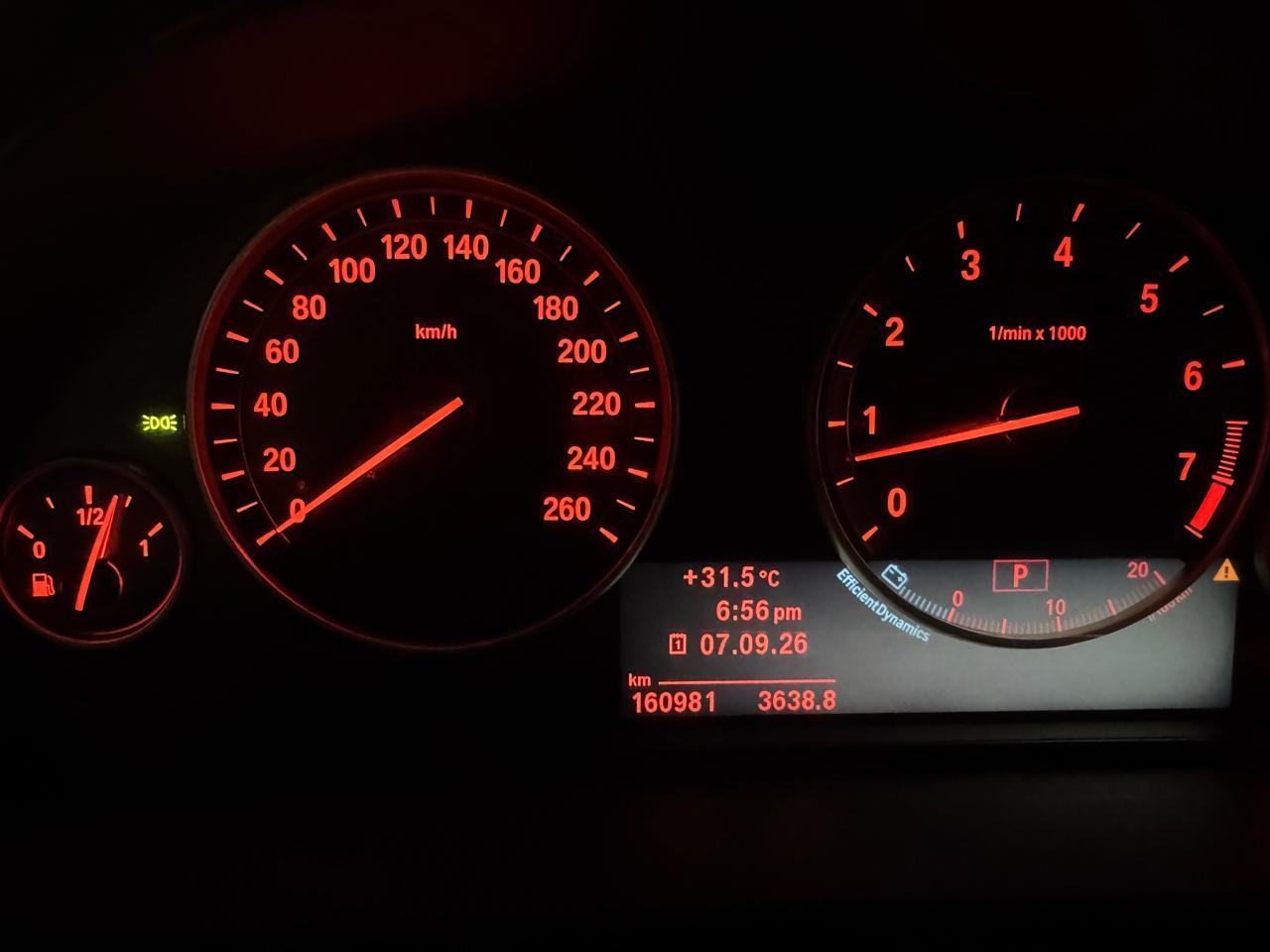 Blanc BMW 528i 2013
