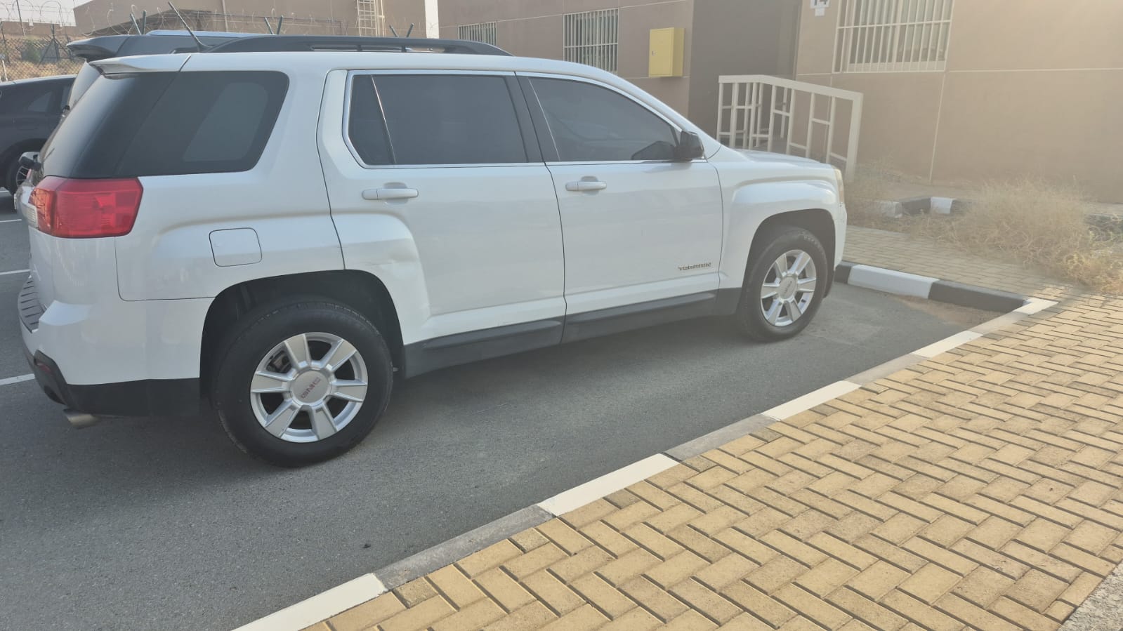 White GMC Terrain SLE 2013