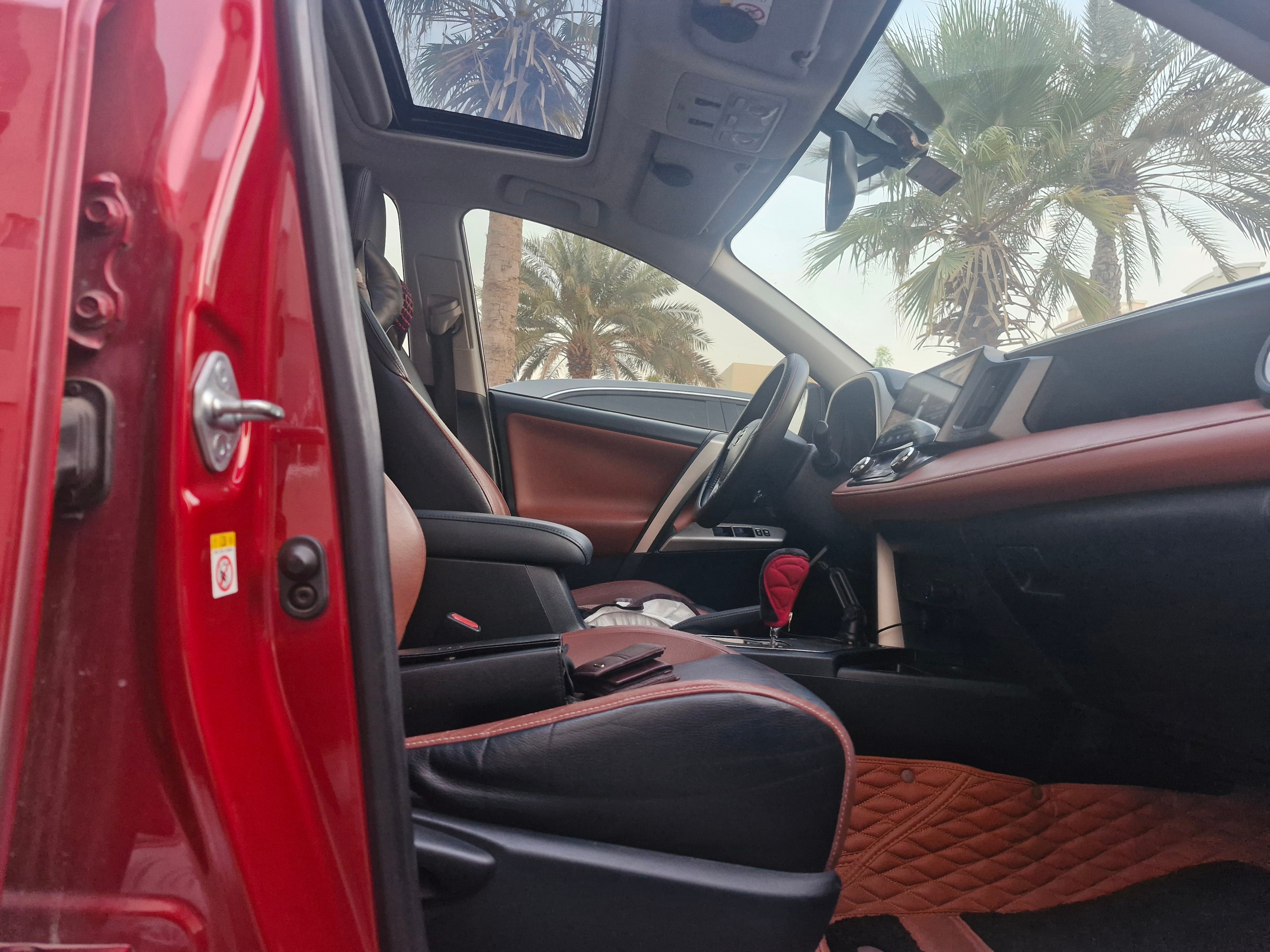 rood Toyota RAV4 VXR 2014