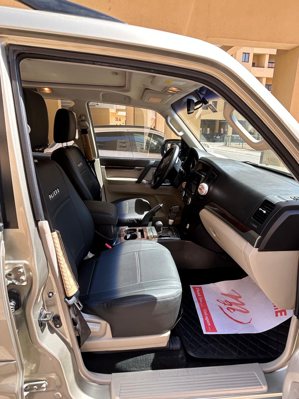 Золото Mitsubishi Pajero GLS 5 Door 2012 год