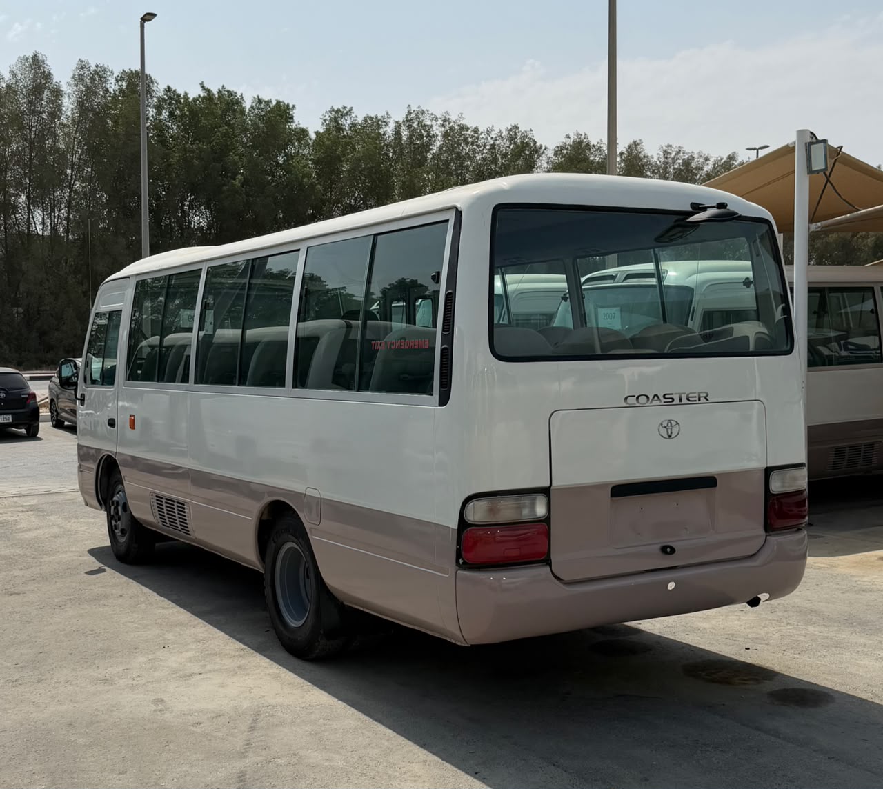 Blanco Toyota Coaster 2009