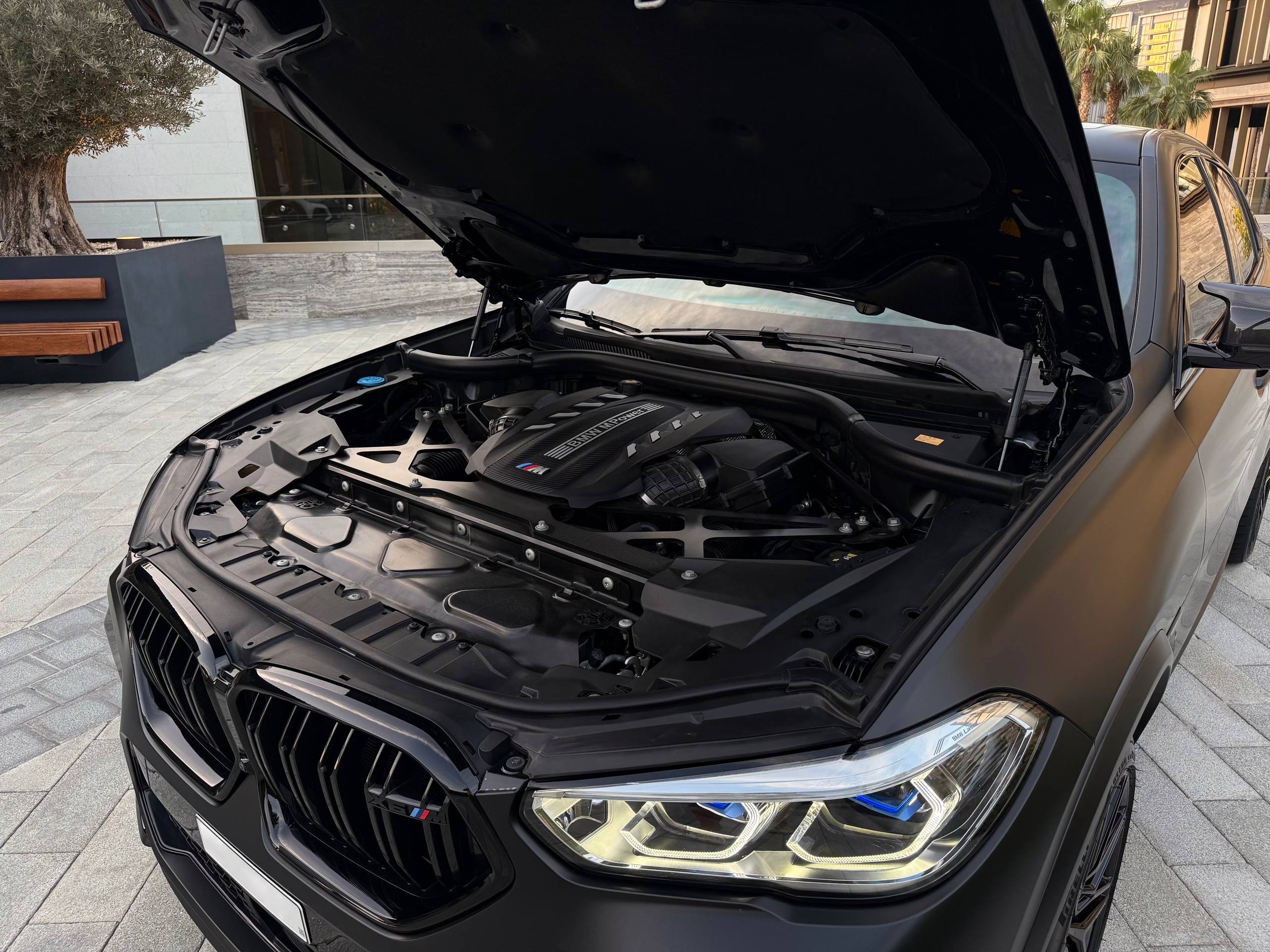 Negro mate BMW X6 M Competition 2022