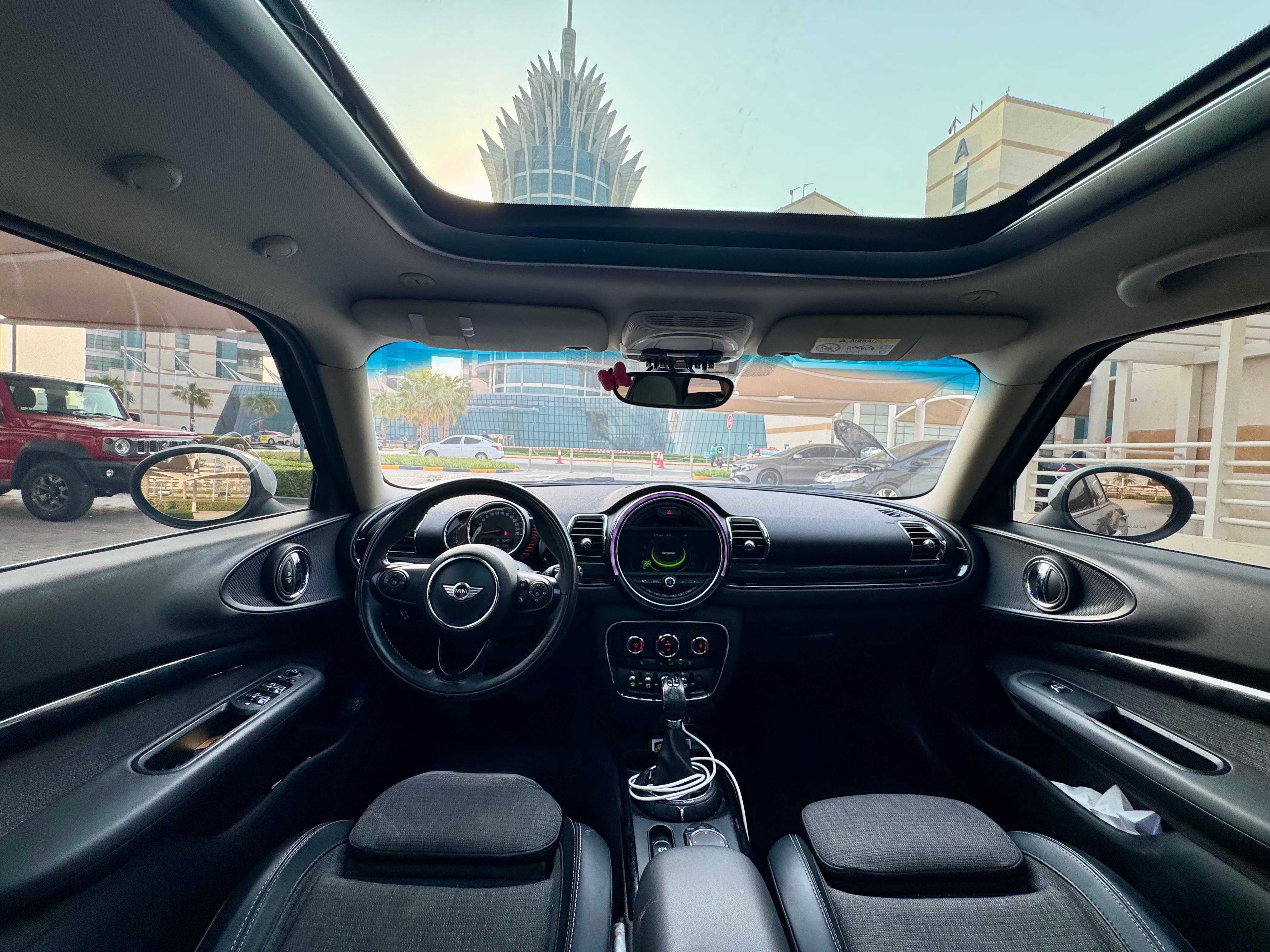 Blue Mini Cooper Clubman Base 2017