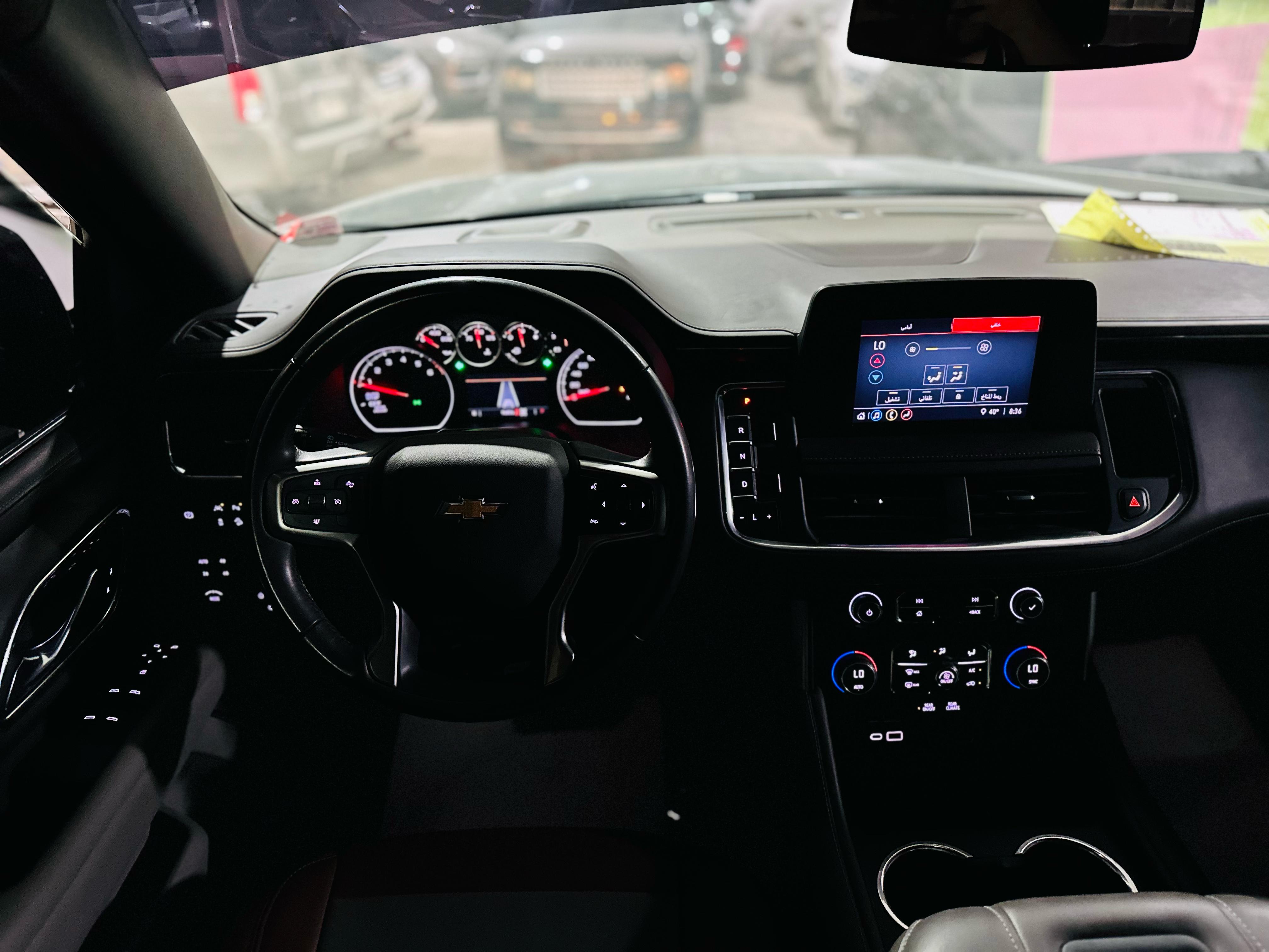 Schwarz Chevrolet Tahoe V8 2022
