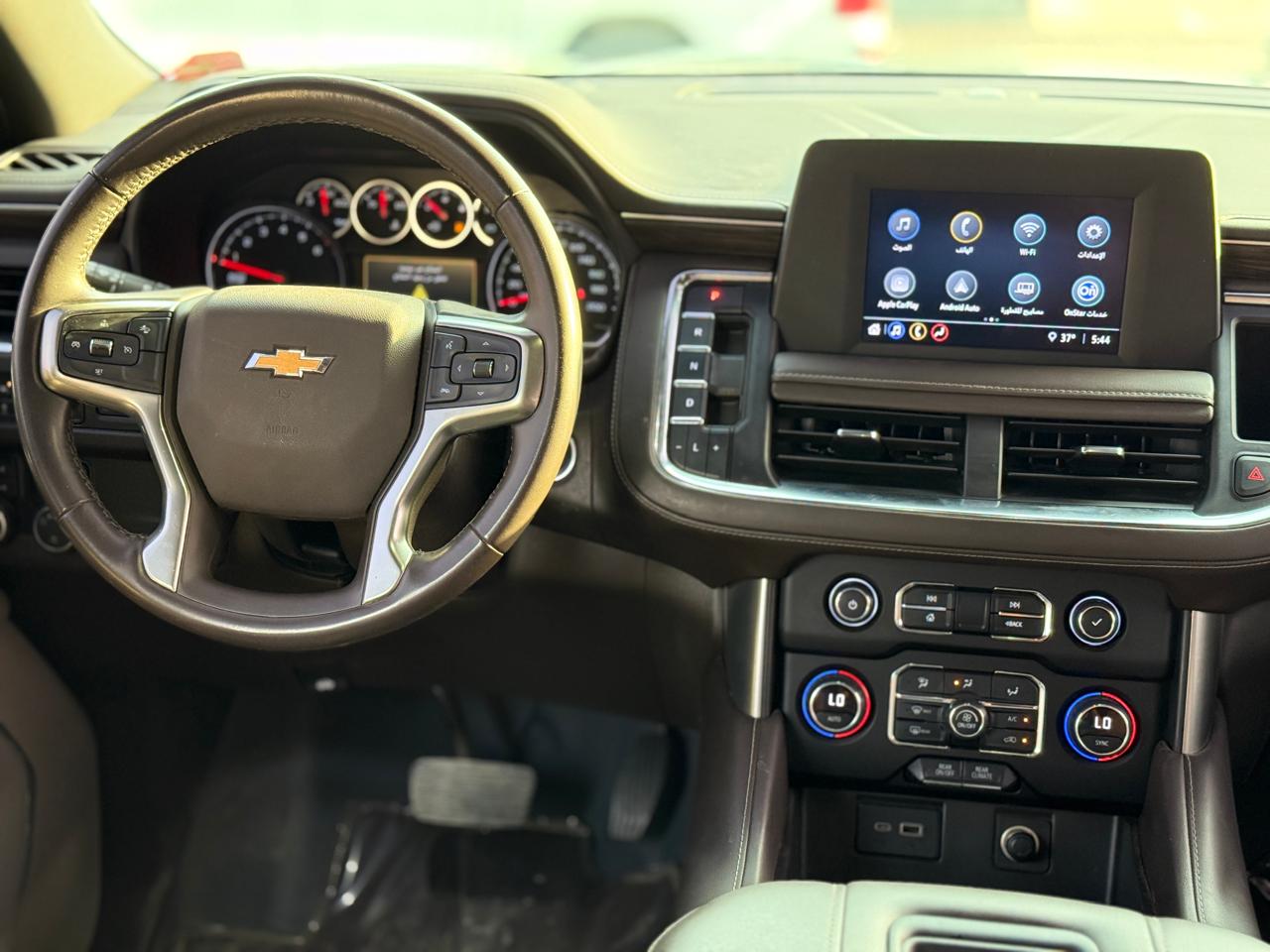 Schwarz Chevrolet Tahoe V8 2022