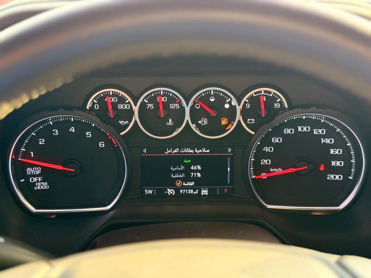 Черный Chevrolet Tahoe V8 2022 год