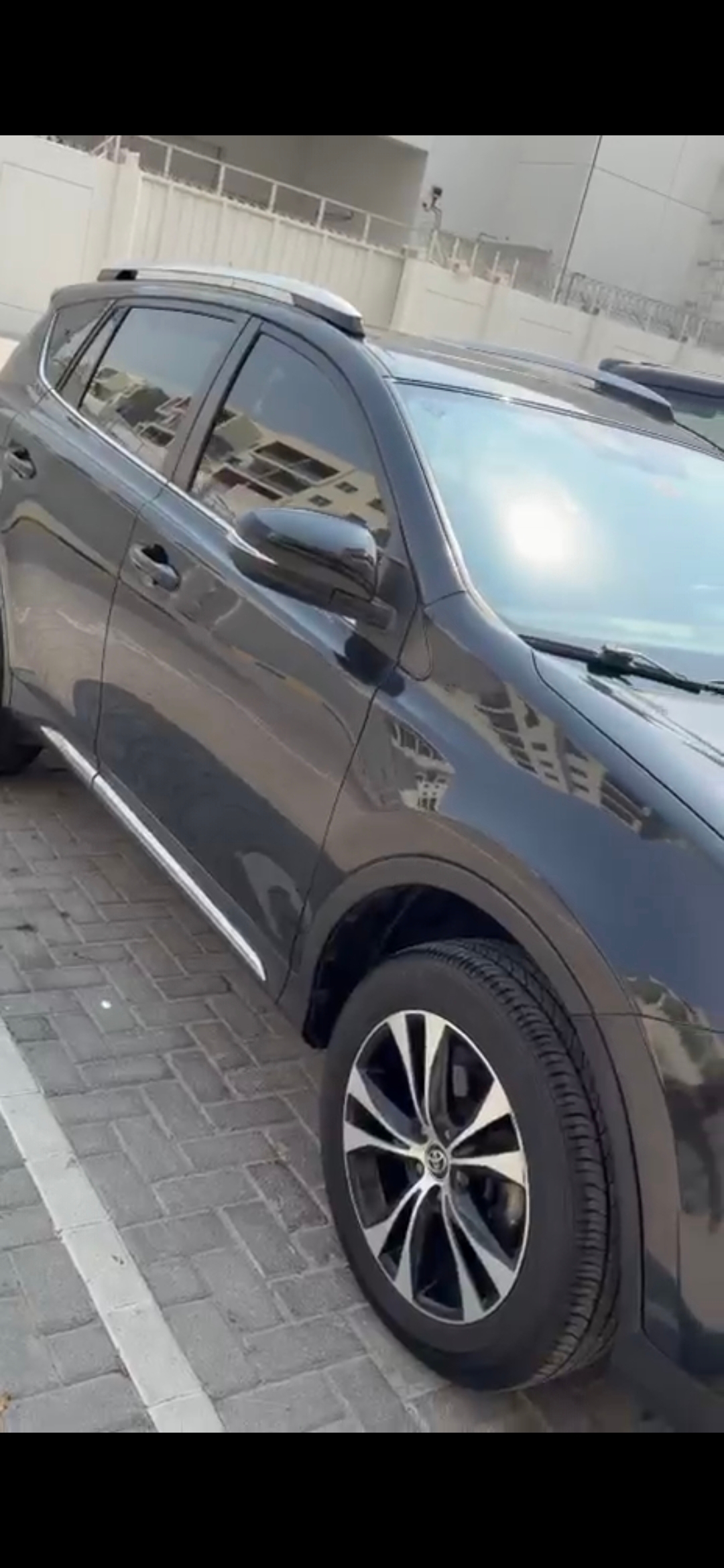 Черный Toyota RAV4 VXR 2015 год