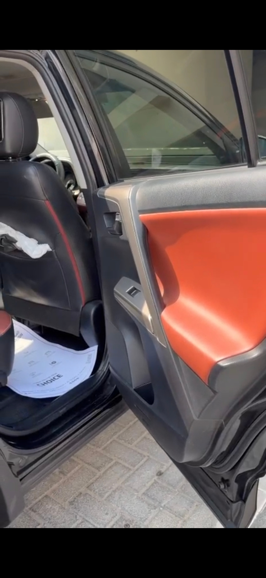 أسود تويوتا RAV4 VXR 2015