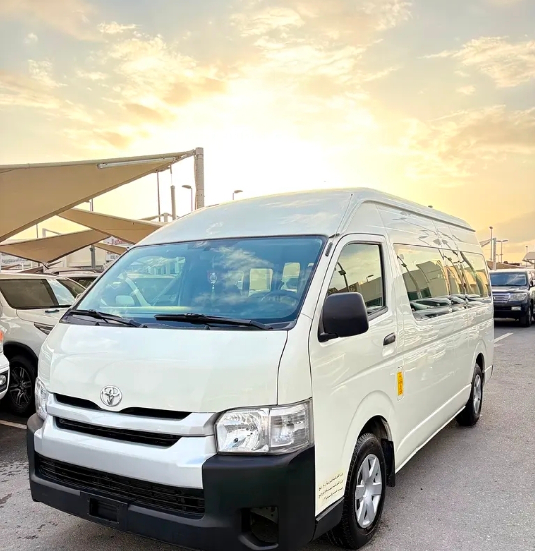 Weiß Toyota Hiace GL 2014