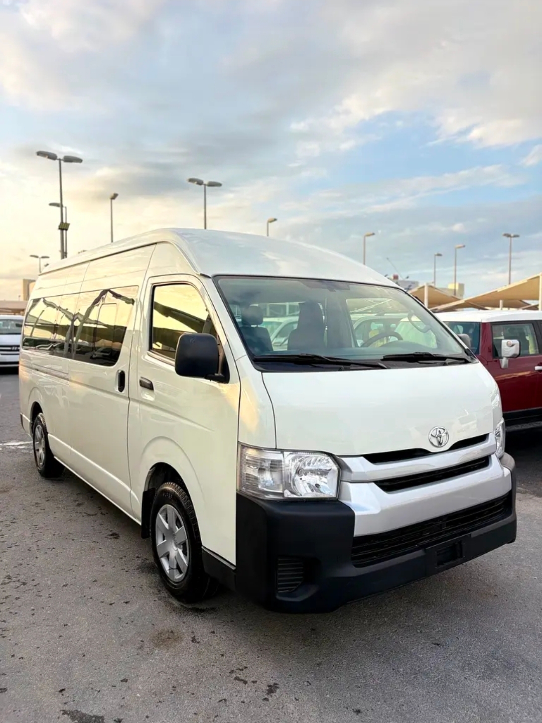 Weiß Toyota Hiace GL 2014